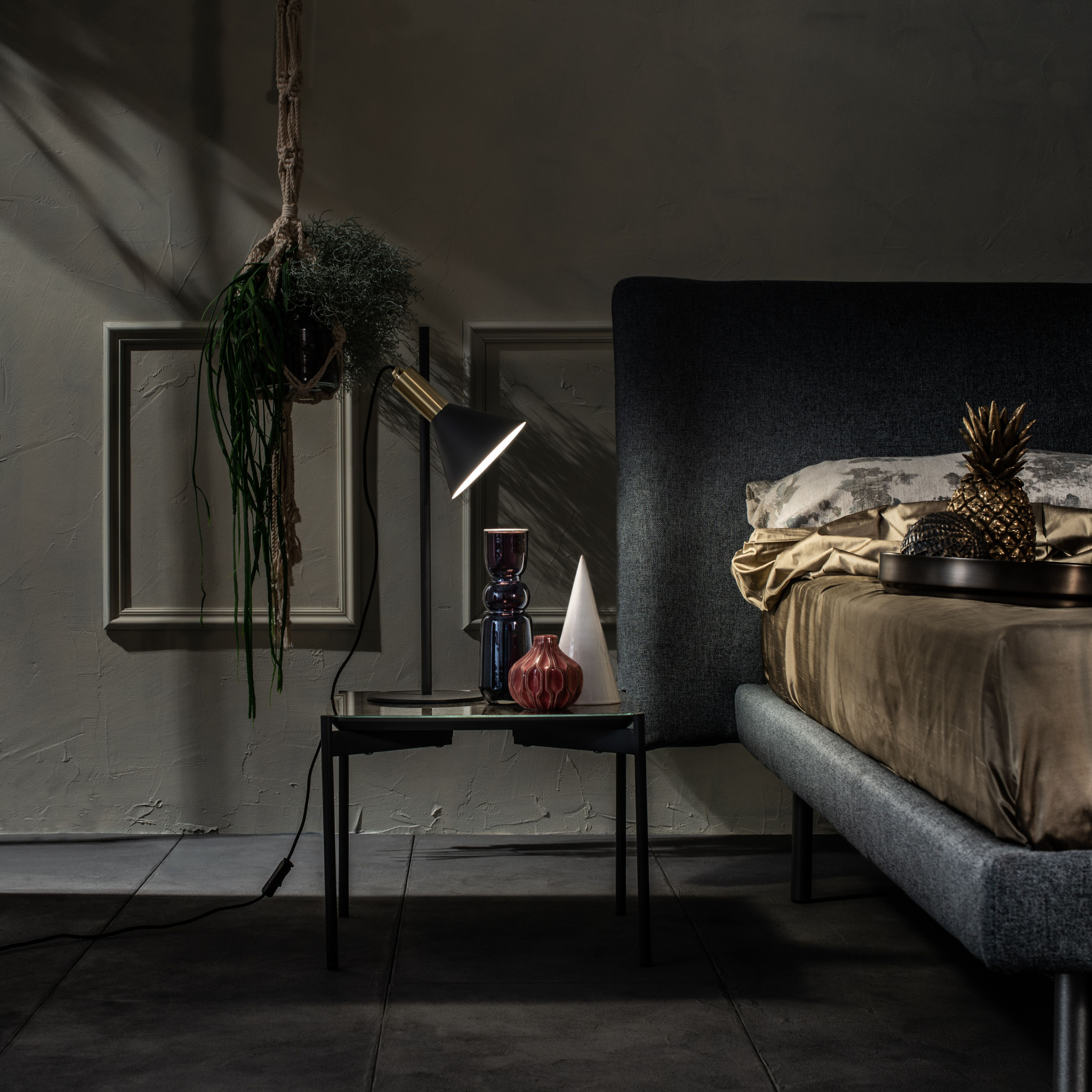 Lampada in metallo con paralume in ottone "Lucia" da terra e tavolo