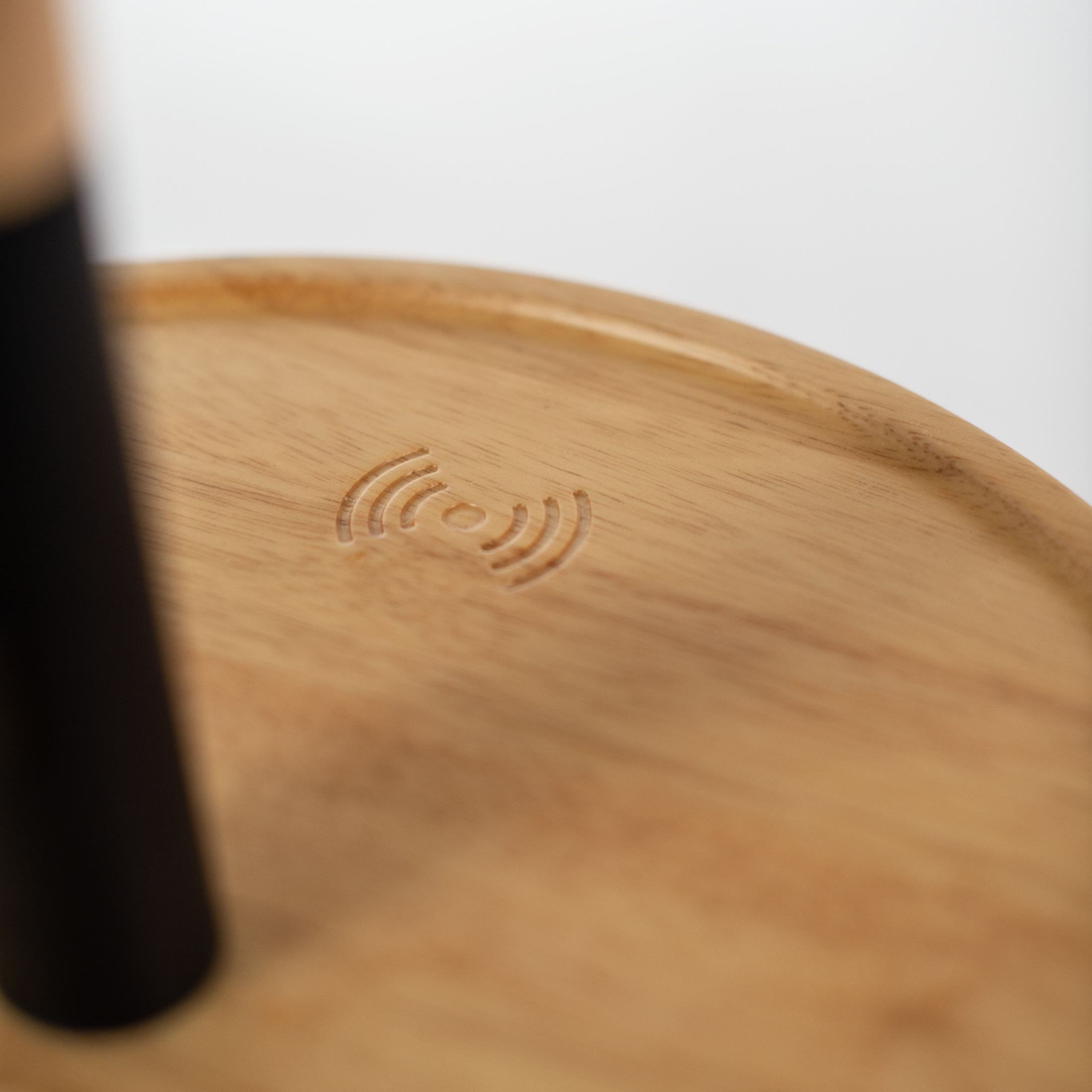 Lampada da terra in legno "Vega" con paralume in tessuto nero cm 40x40 135h