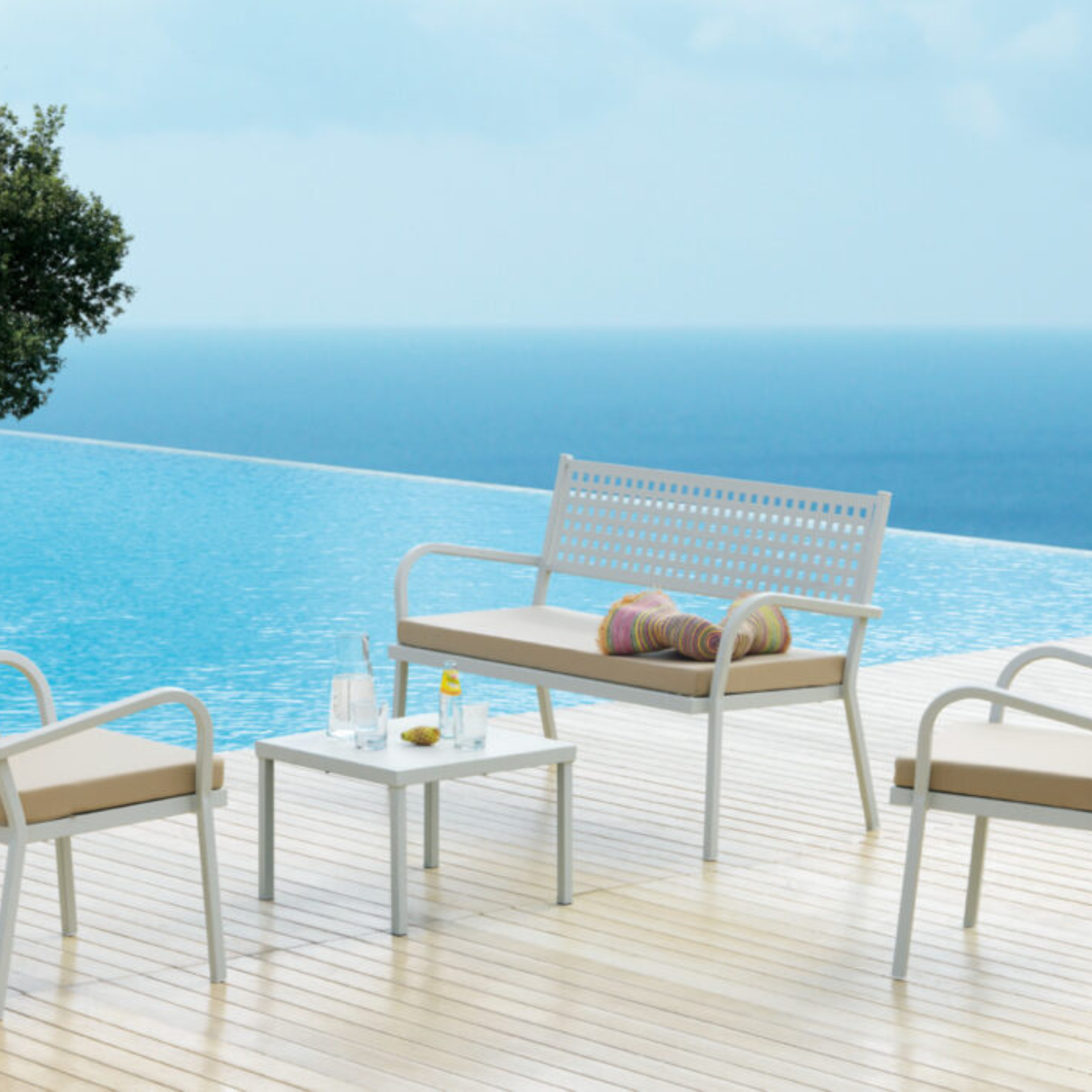 Panca in metallo da giardino "Alice1" divano impilabile con braccioli cm 148x53 85h