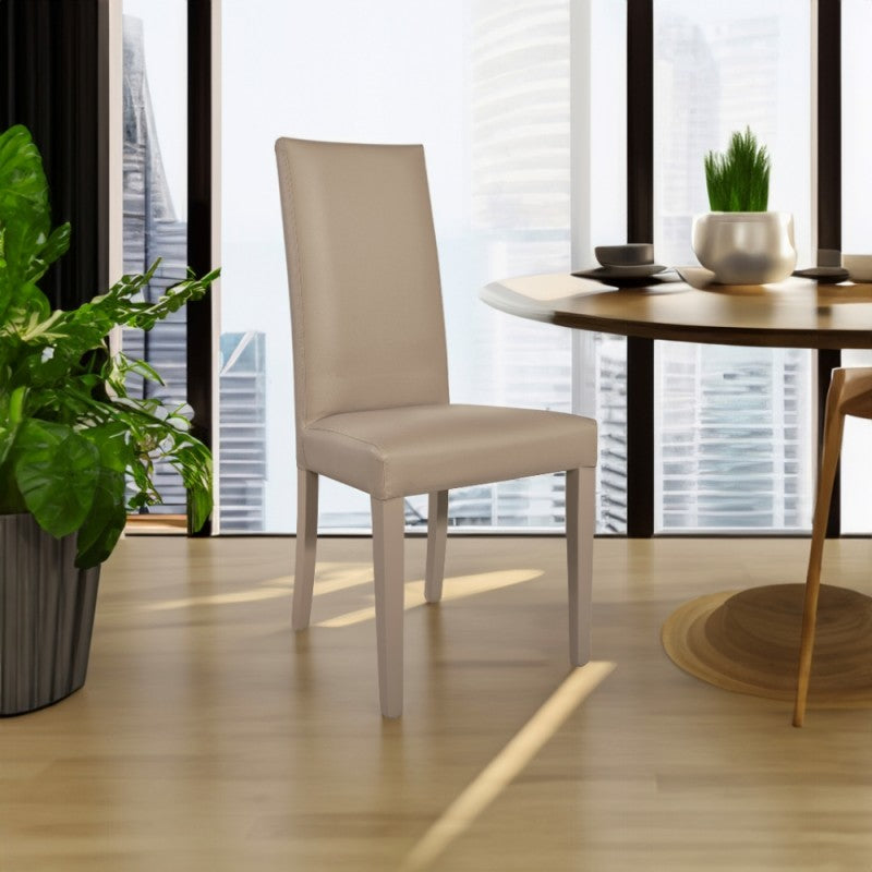 Set di sedie da pranzo "Nancy" imbottite in ecopelle con gambe in legno cm 47x47 101h