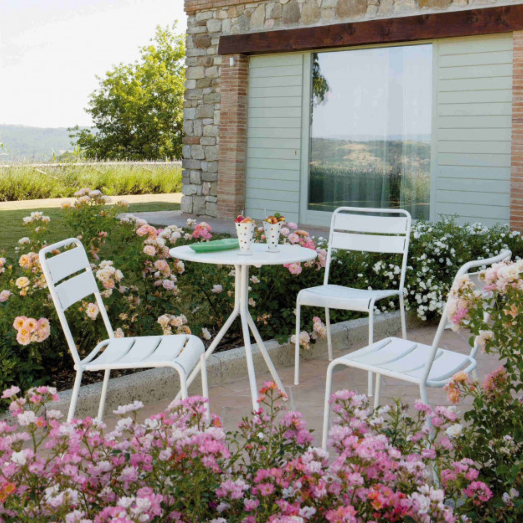 Set di sedie da giardino in metallo verniciato "Twist" moderne ed impilabili cm 45x57 86h