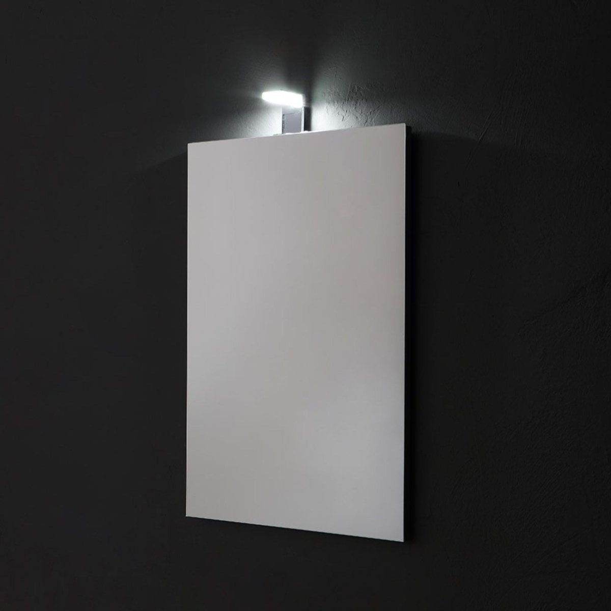 Specchio rettangolare a led "Salem" senza cornice con lampada cm 50x70 - MondoViro