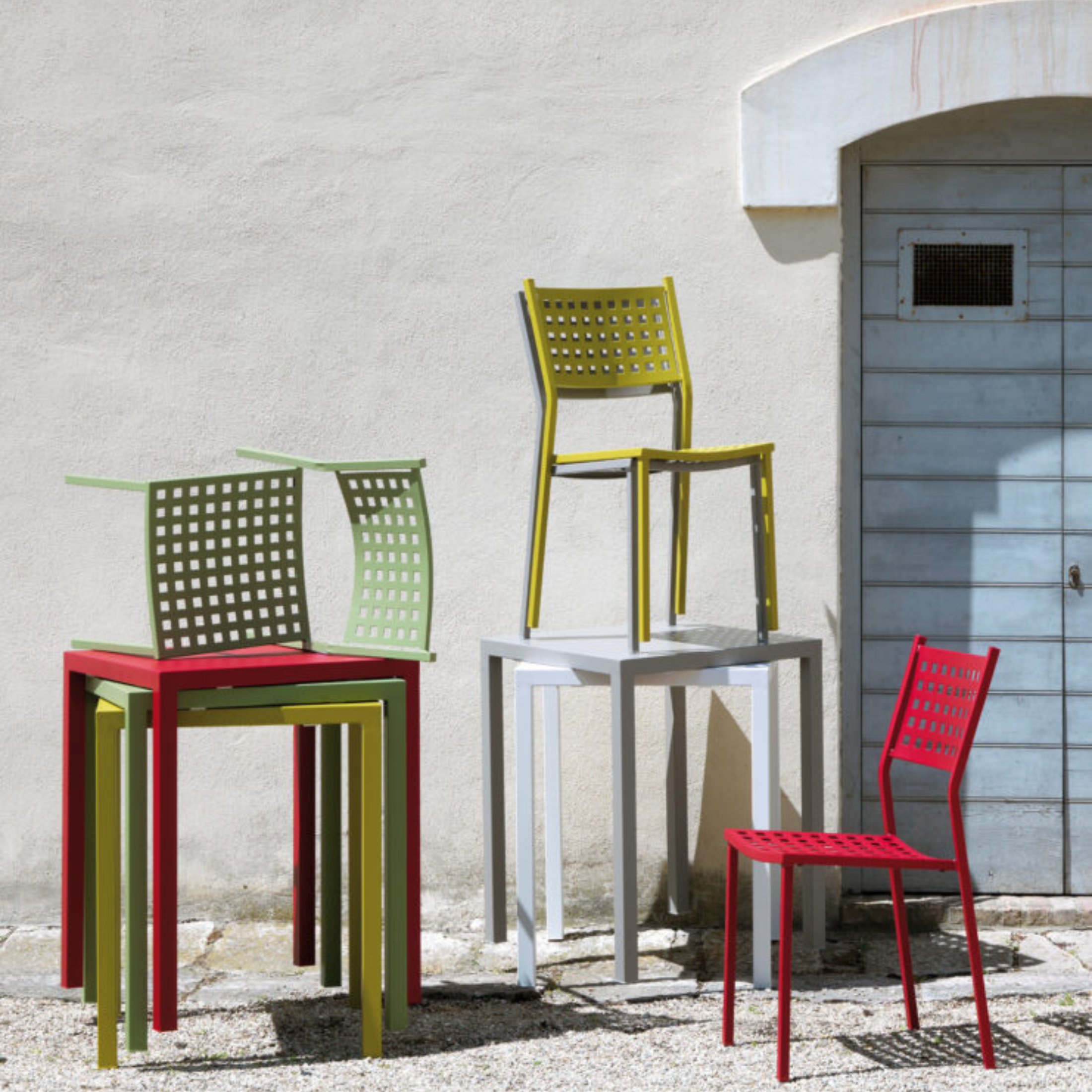 Set di sedie in metallo impilabili da giardino "Alice" senza braccioli cm 43x48 85h