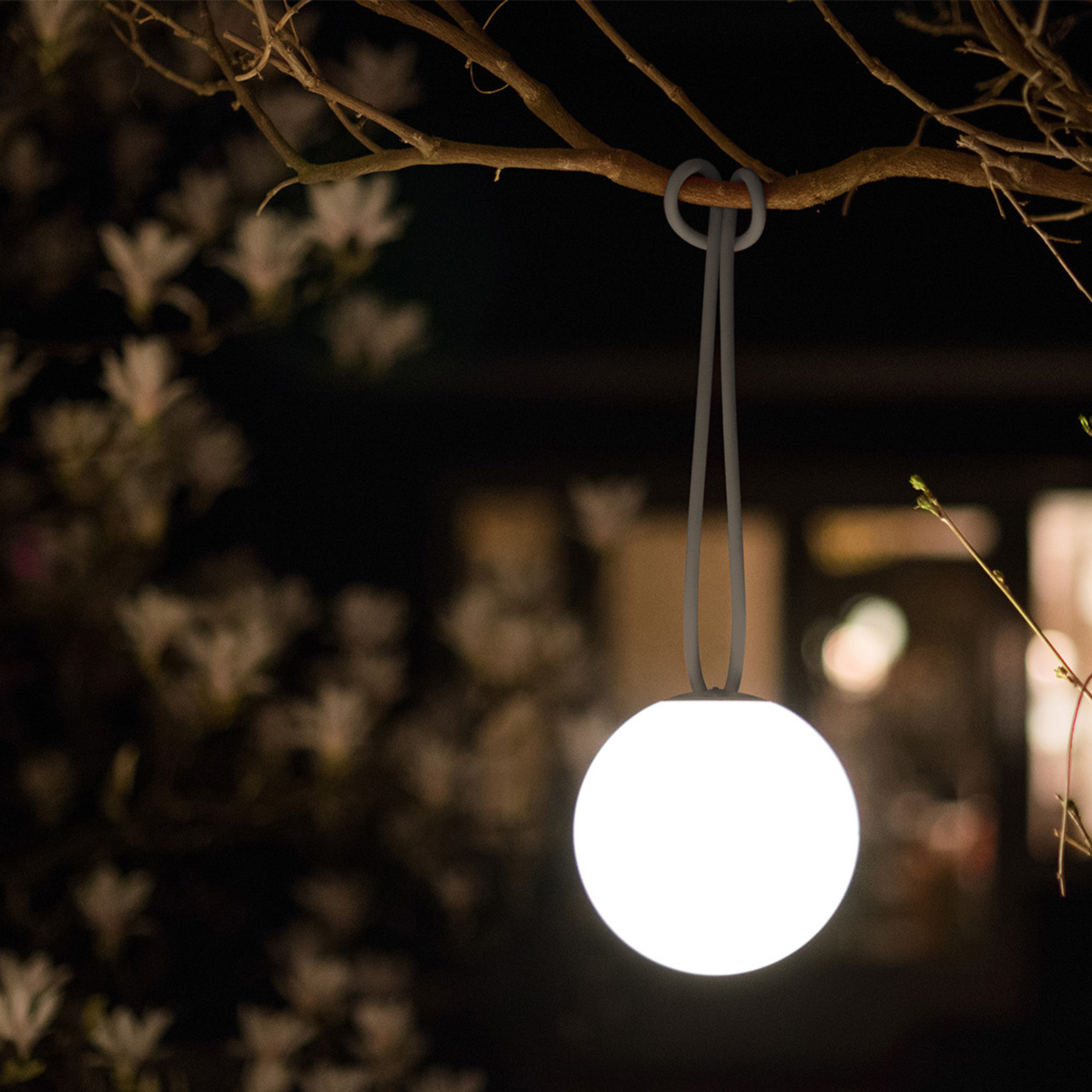 Set di 2 lampade led sospese a batteria "Bolleke" in HDPE con gancio in gomma cm 20x20