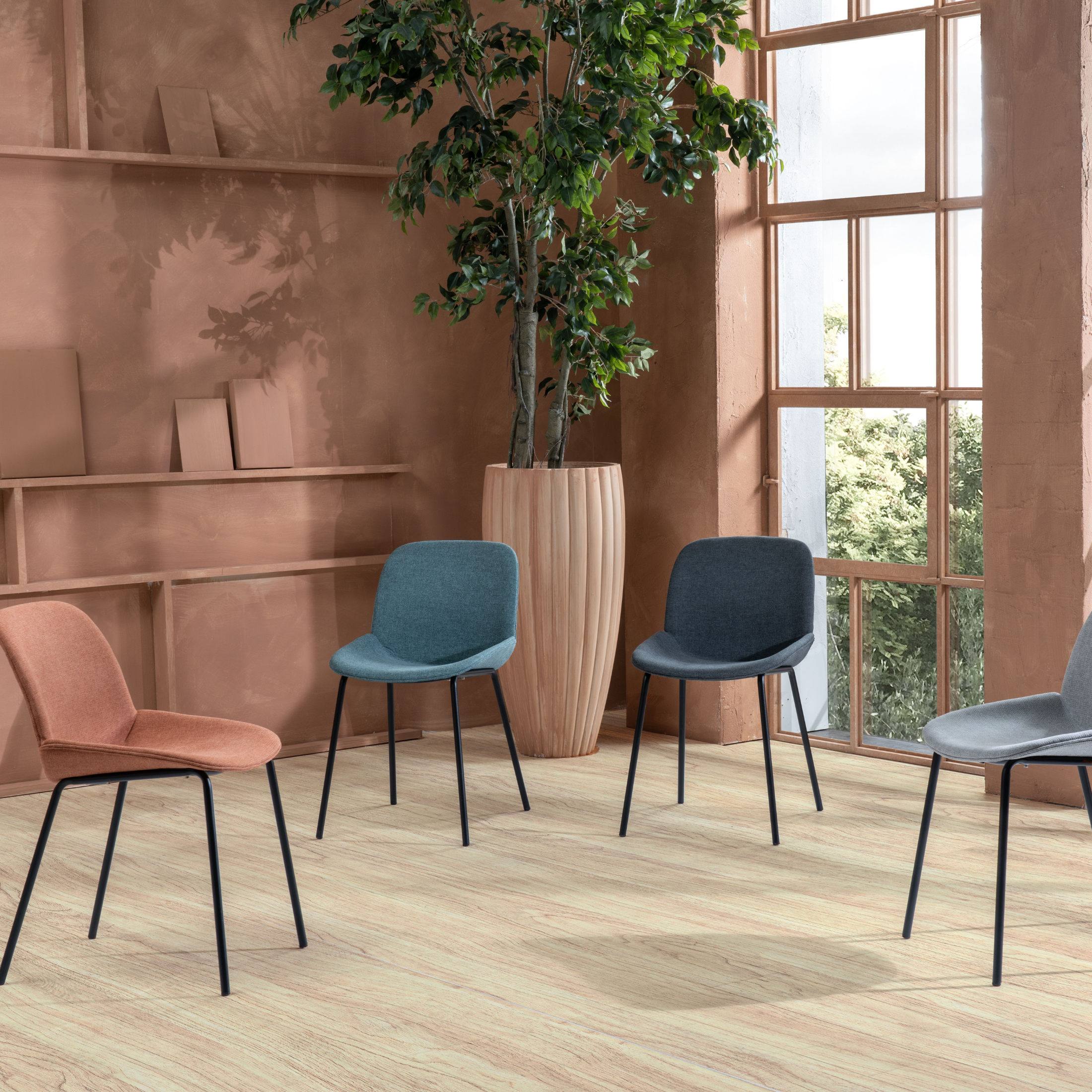 Set di sedie da pranzo in tessuto "Sami" con gambe in metallo verniciato eleganti moderne