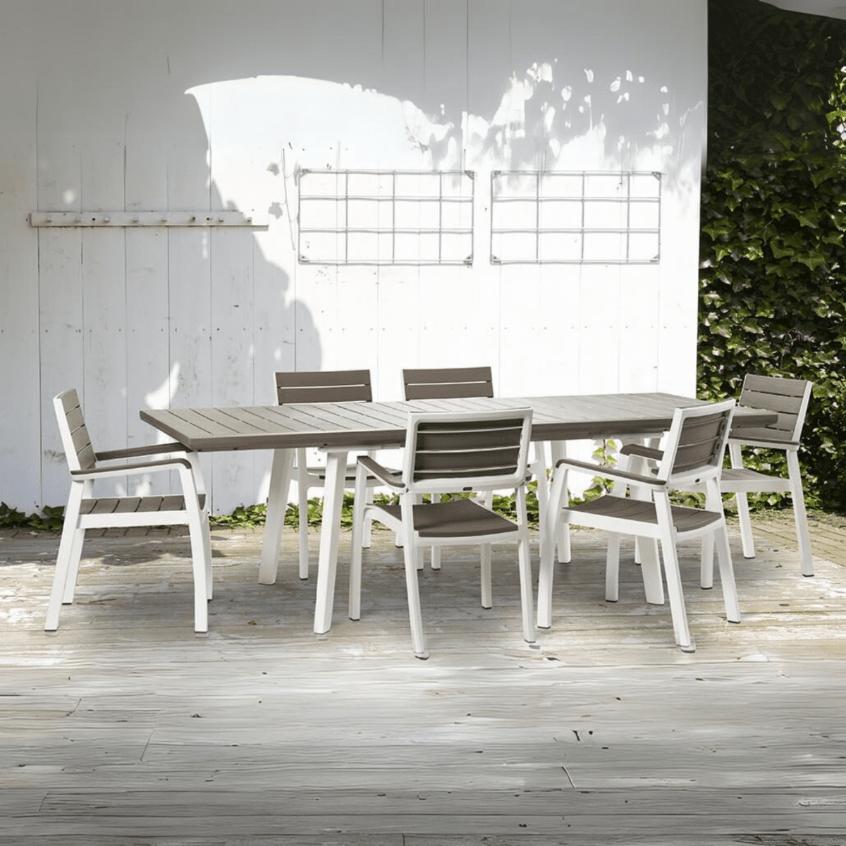 Set di sedie impilabili con braccioli "Harmony" in resina effetto legno da giardino cm 58x58 86h - MondoViro