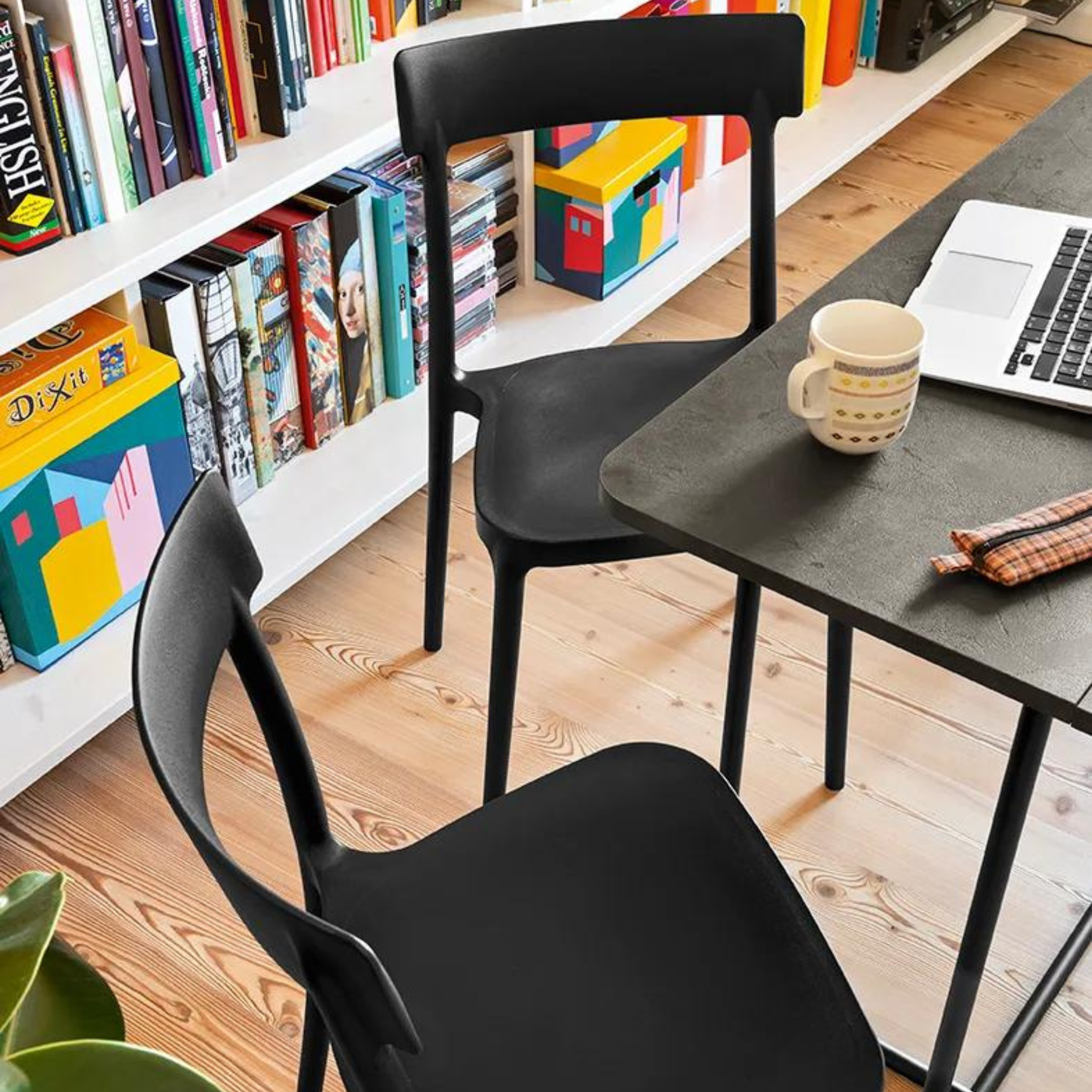 Set di sedie moderne in polipropilene impilabili "Argo" da soggiorno cm 48x47 82h