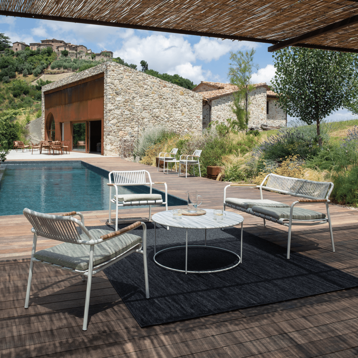 Poltrona bassa con schienale in corda "Verdea Rope" sedia lounge da giardino cm 74x70 74h - MondoViro