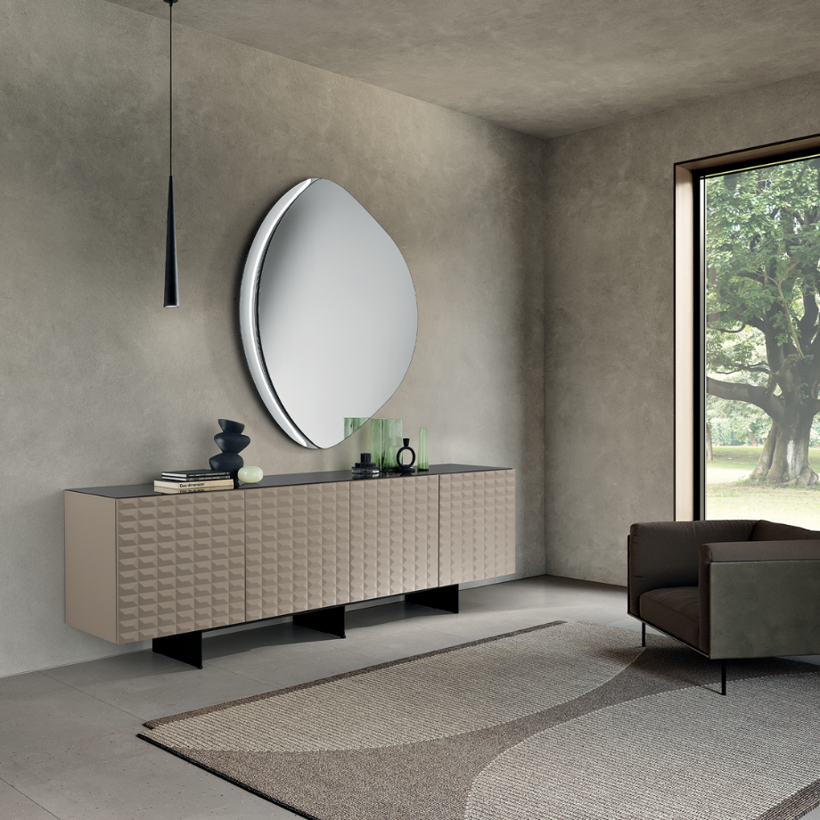 Specchio da parete sagomato "Silhouette" con semi cornice in vetro fuso - MondoViro