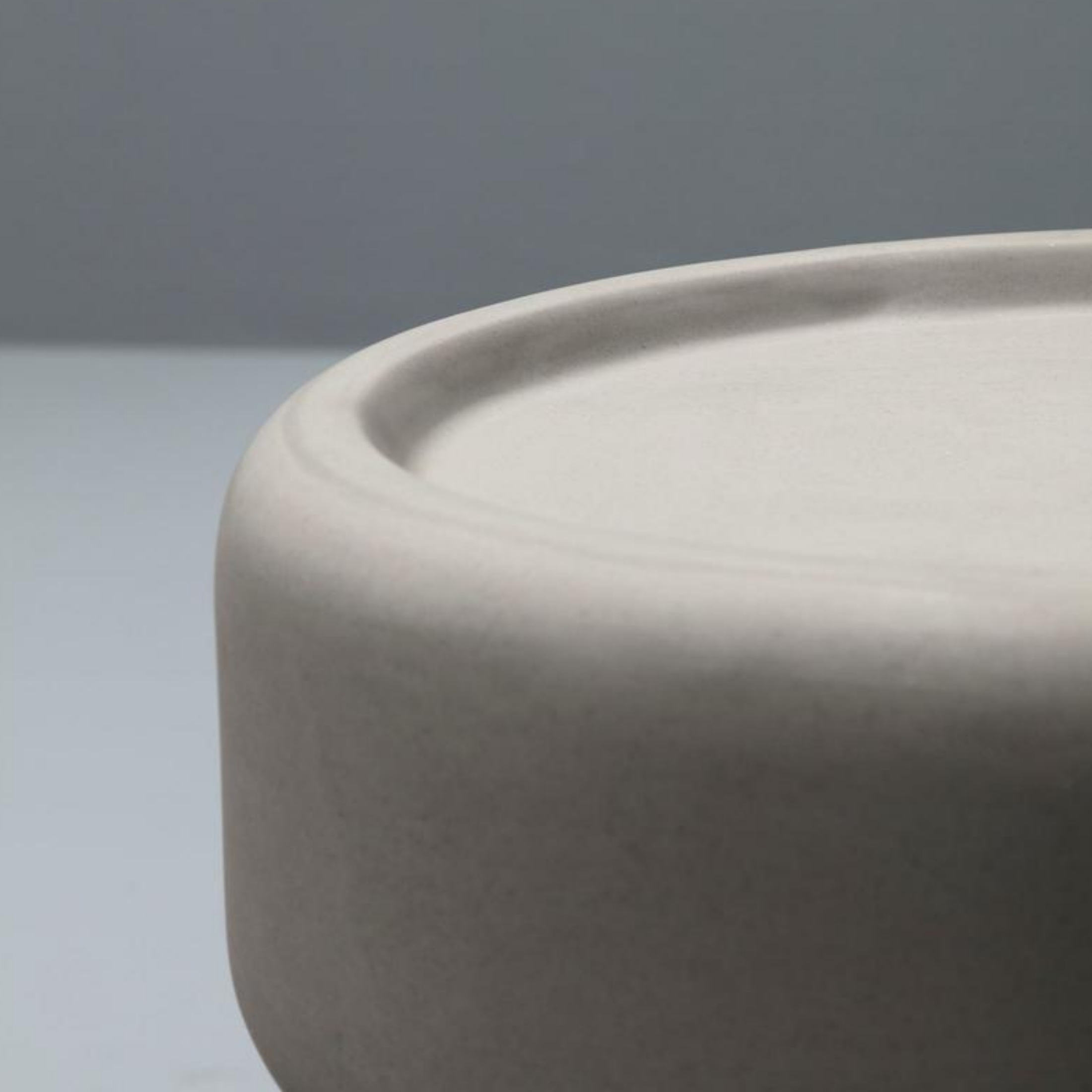 Tavolino basso da salotto "Ivy" top in MDF e gambe in metallo cm 42x42 52h