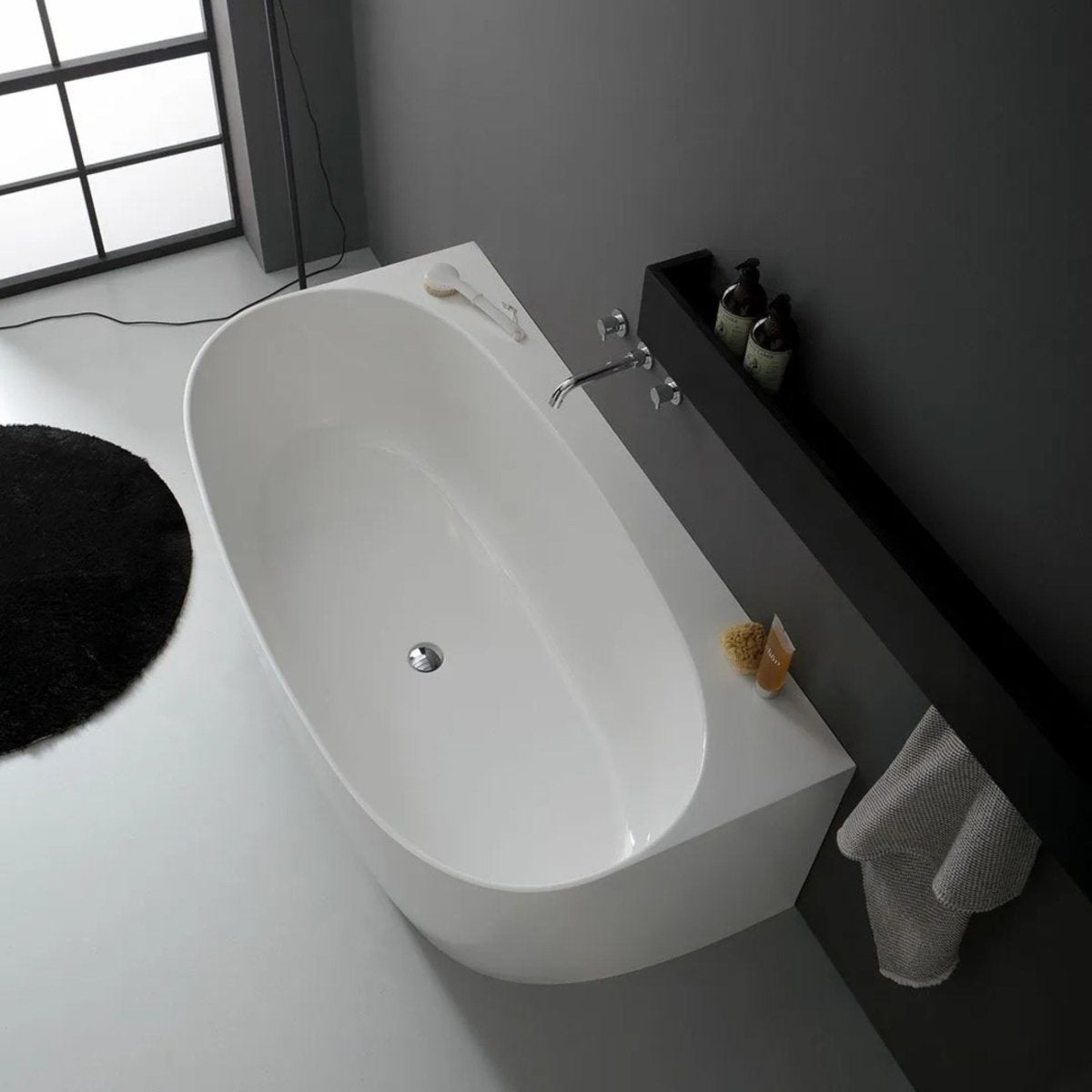 Vasca da bagno ovale "Siena" per appoggio a parete in resina di marmo cm 158x86 58h - MondoViro