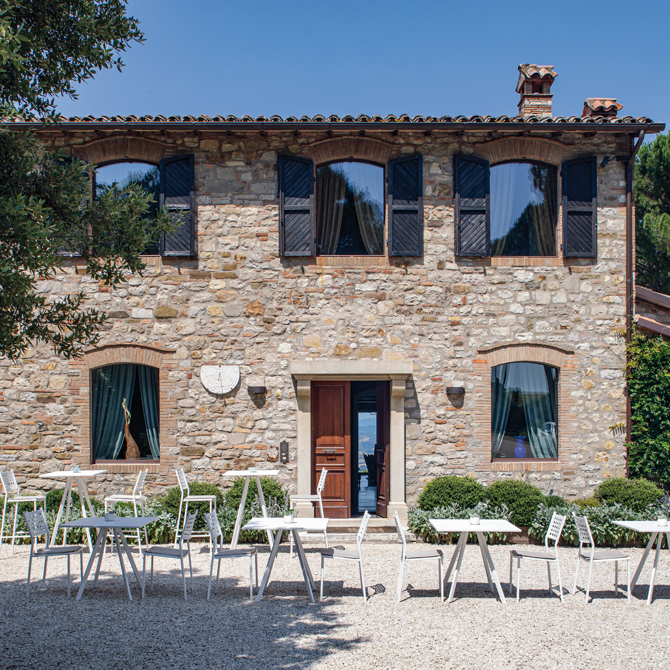 Set di sedie in metallo impilabili da giardino "Alice" senza braccioli cm 43x48 85h