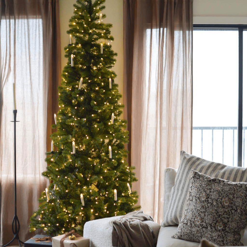 Albero di Natale slim "Gioia" con luci a LED in PVC di altissima qualità - MondoViro