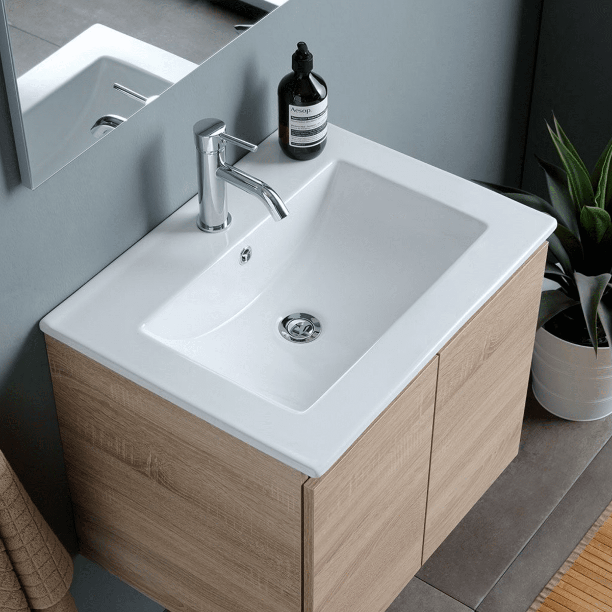Mobile bagno sospeso 60 cm rovere "Belize" con 2 ante lavabo in ceramica e specchio 60x80 cm - MondoViro
