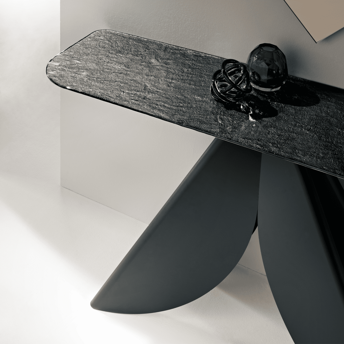 Consolle "Versus" con base in metallo verniciato nero o perla beige cm 140x40 76h - MondoViro