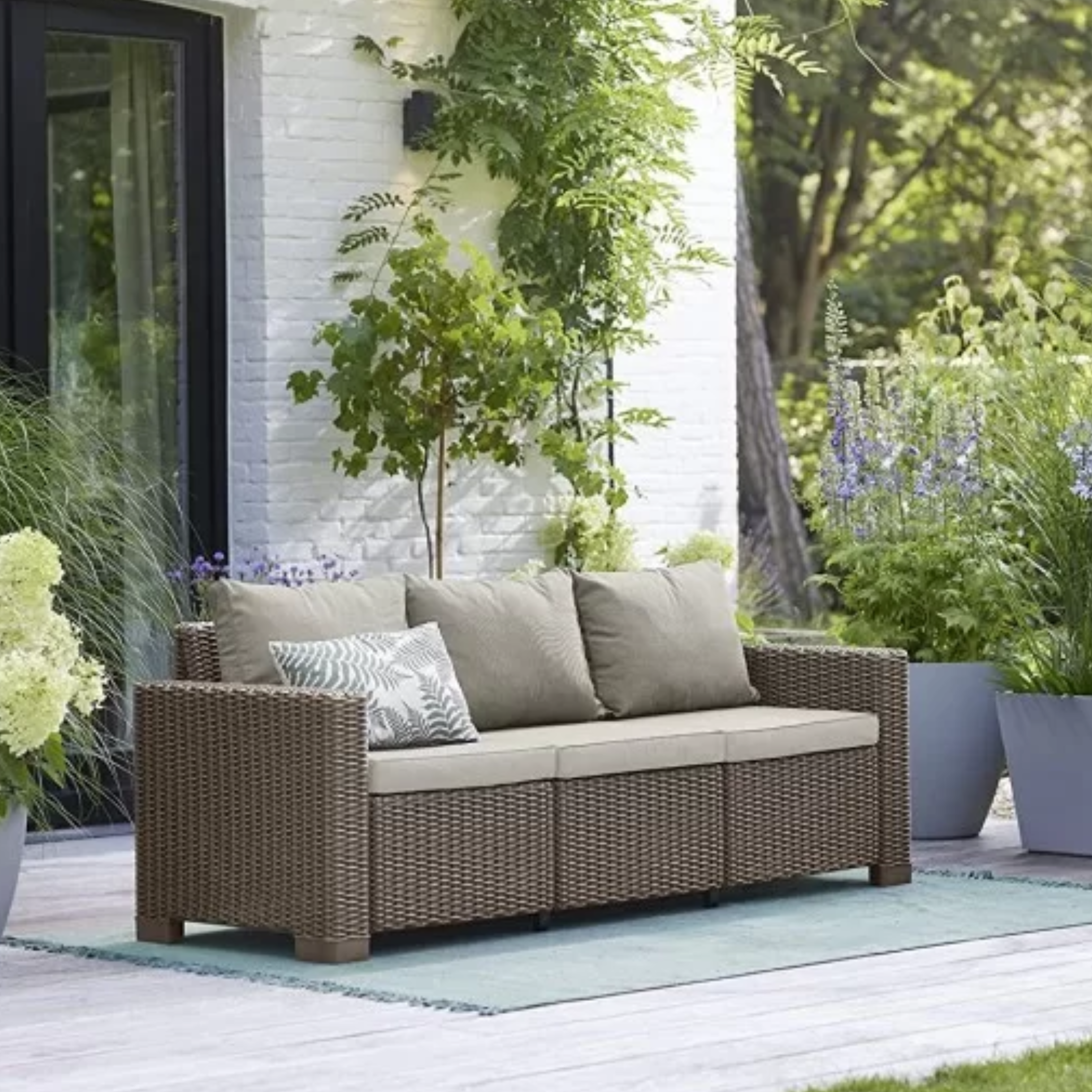 Divano 3 posti da giardino "California" in resina effetto rattan con cuscini cm 198x68 71,5h