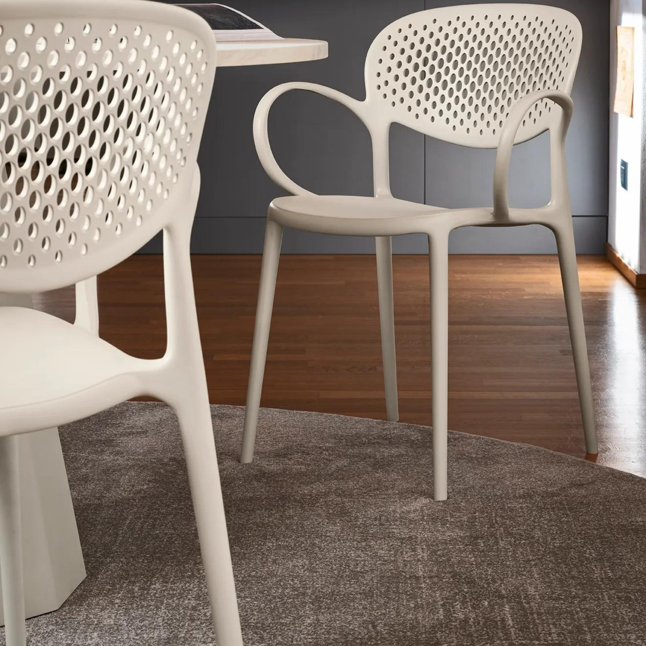 Set di sedie moderne "Abby" da soggiorno in polipropilene cm 58,5x53,5 82h