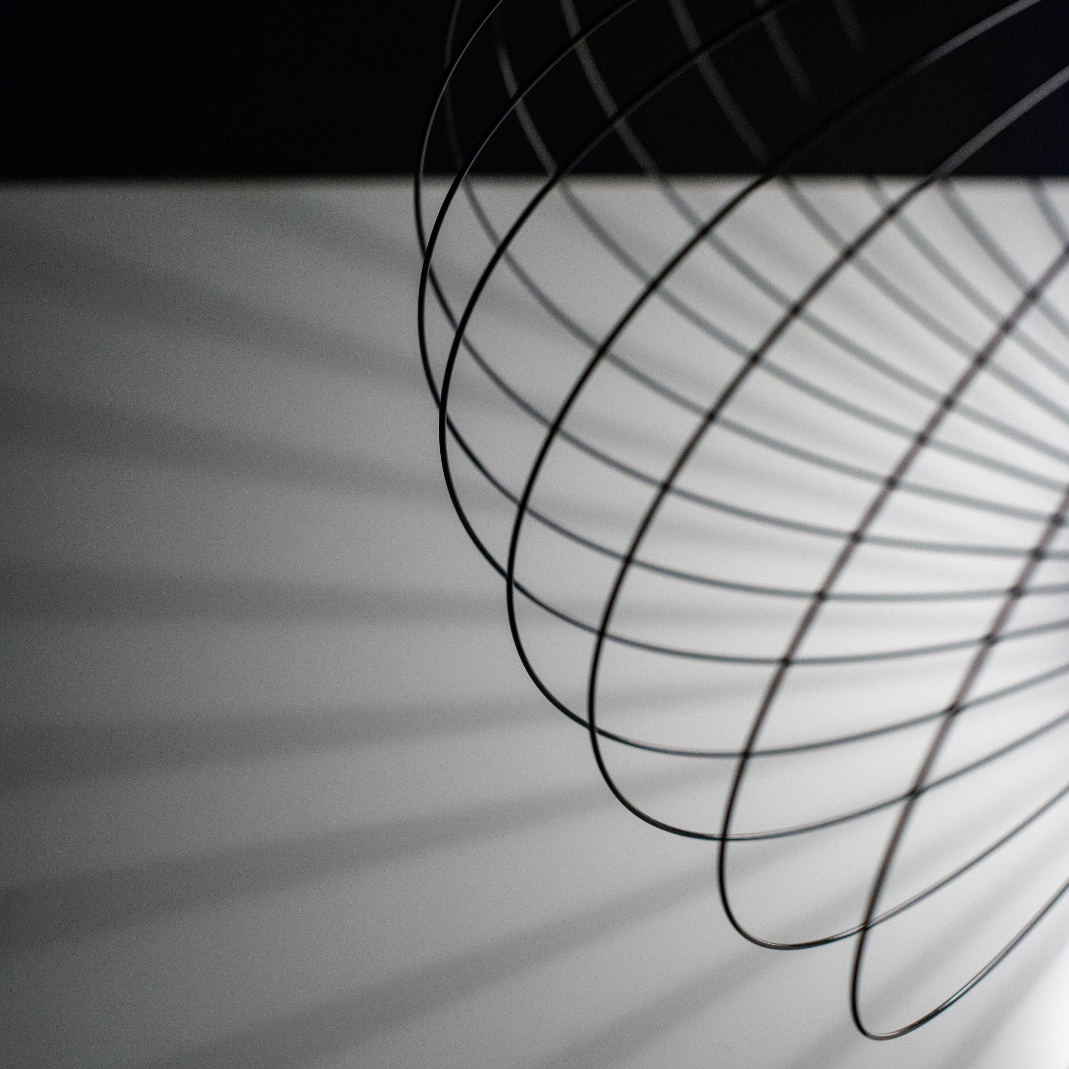 Lampada LED con paralume in acciaio "Jaula" da terra tavolo e sospesa