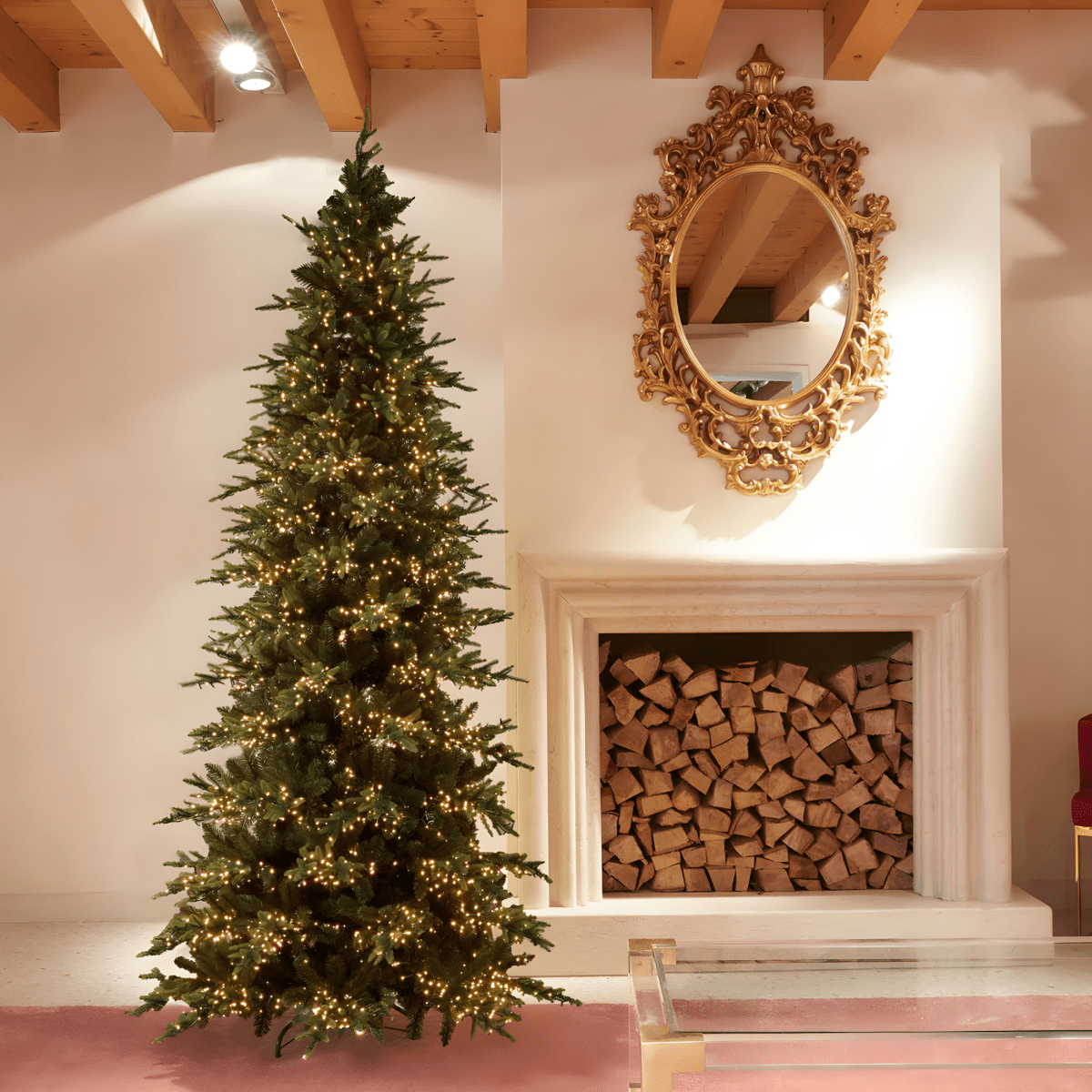 Albero di Natale "Pino Luxury New" con LED integrati, in PE Effetto Real Touch - MondoViro