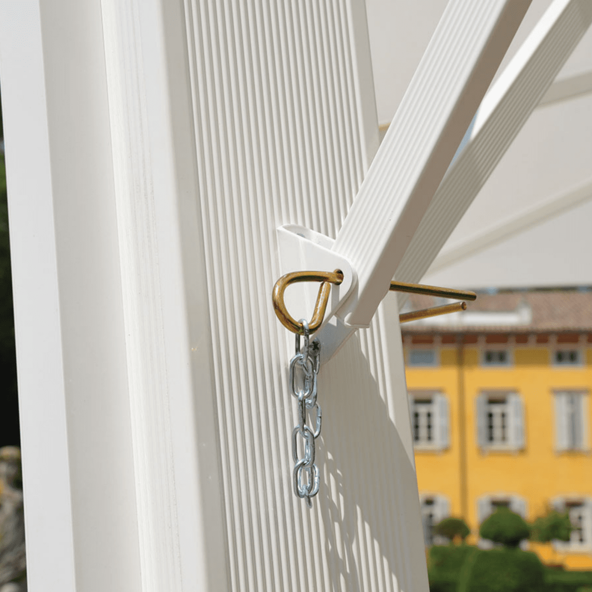 Ombrellone moderno "Deluxe Classic" fisso e palo laterale girevole - MondoViro