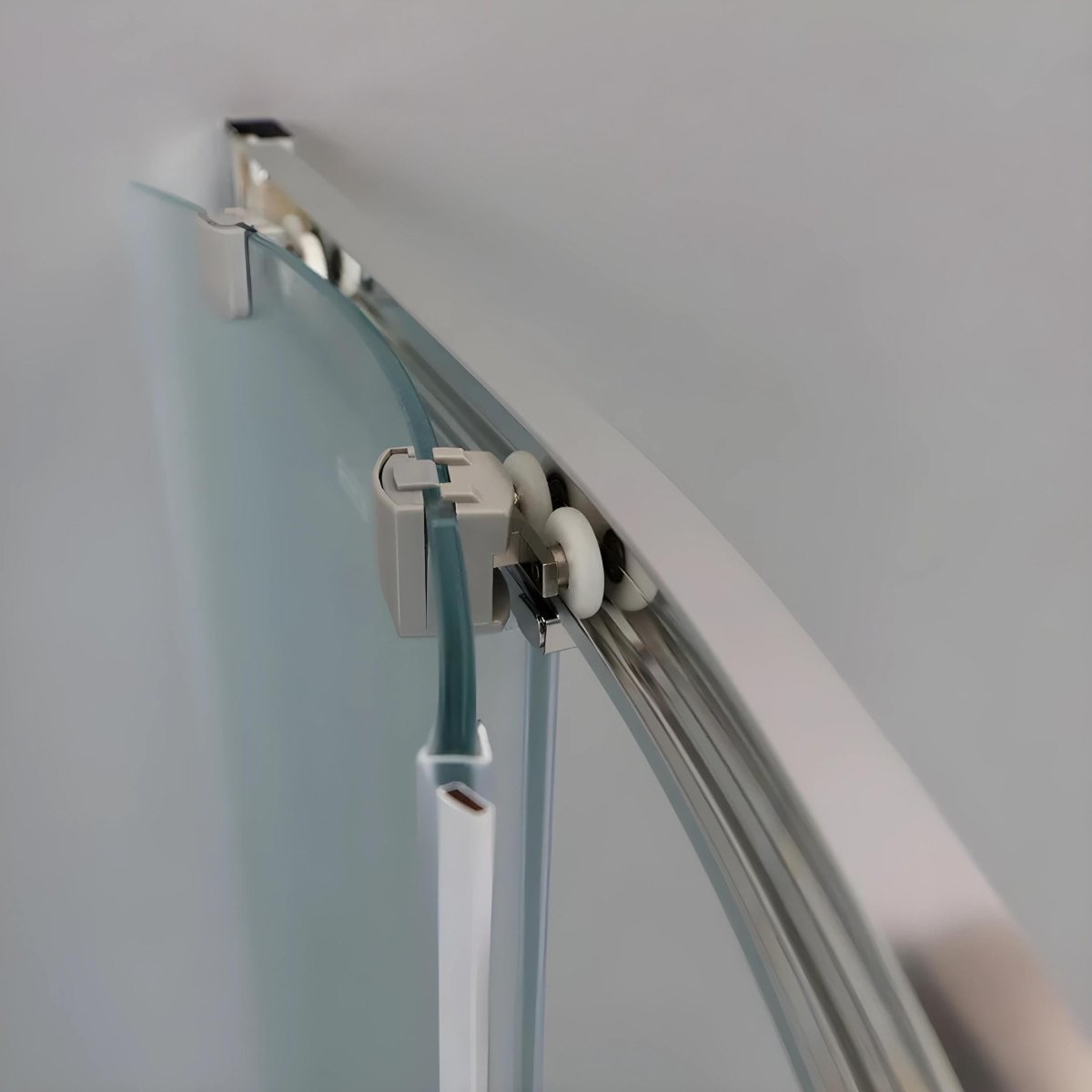 Box doccia semicircolare "Genova" con 2 ante scorrevoli in vetro temperato h 185 cm - MondoViro