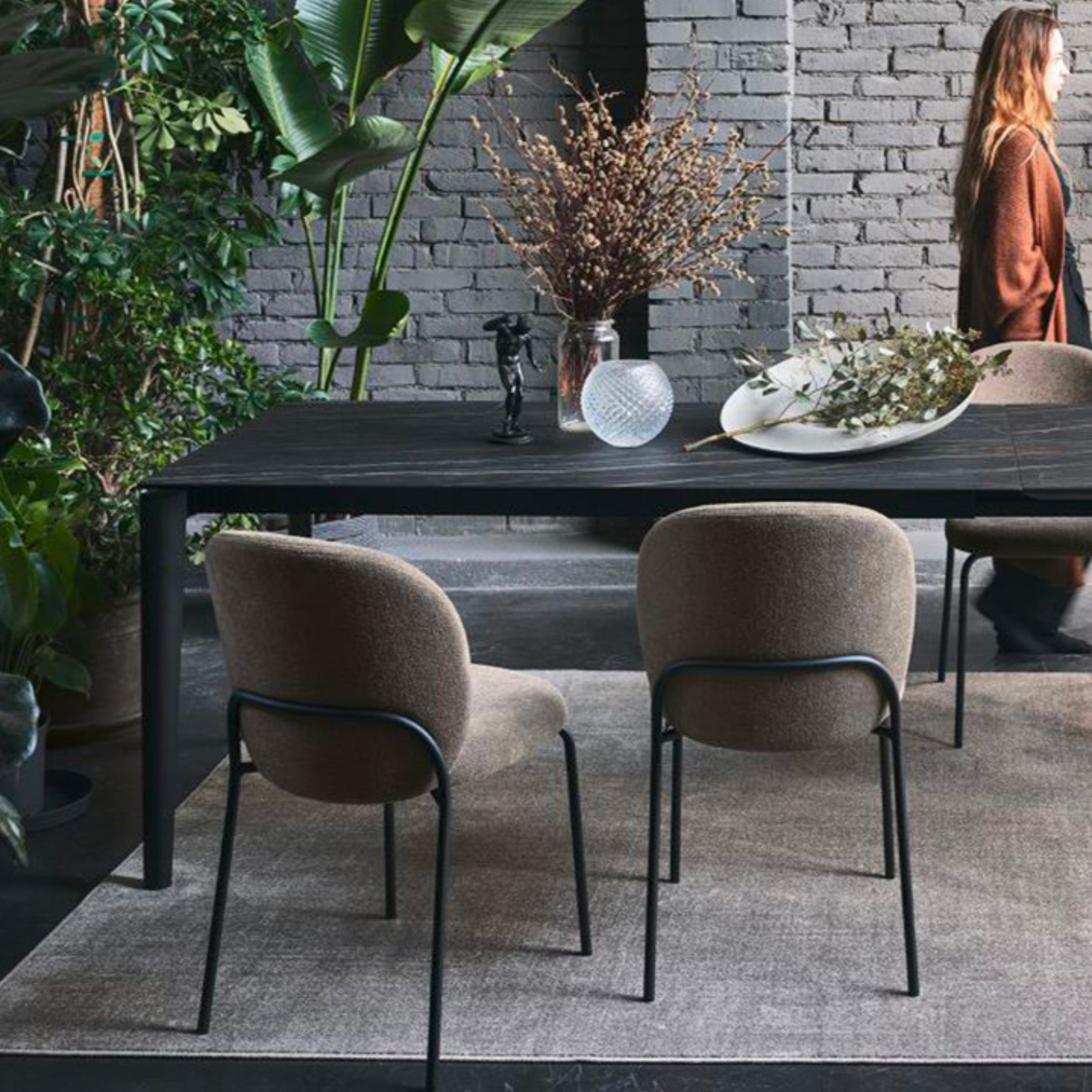 Set di sedie moderne da soggiorno "Cozy Mid" in metallo con seduta imbottita cm 46,5x57,5 82,5h