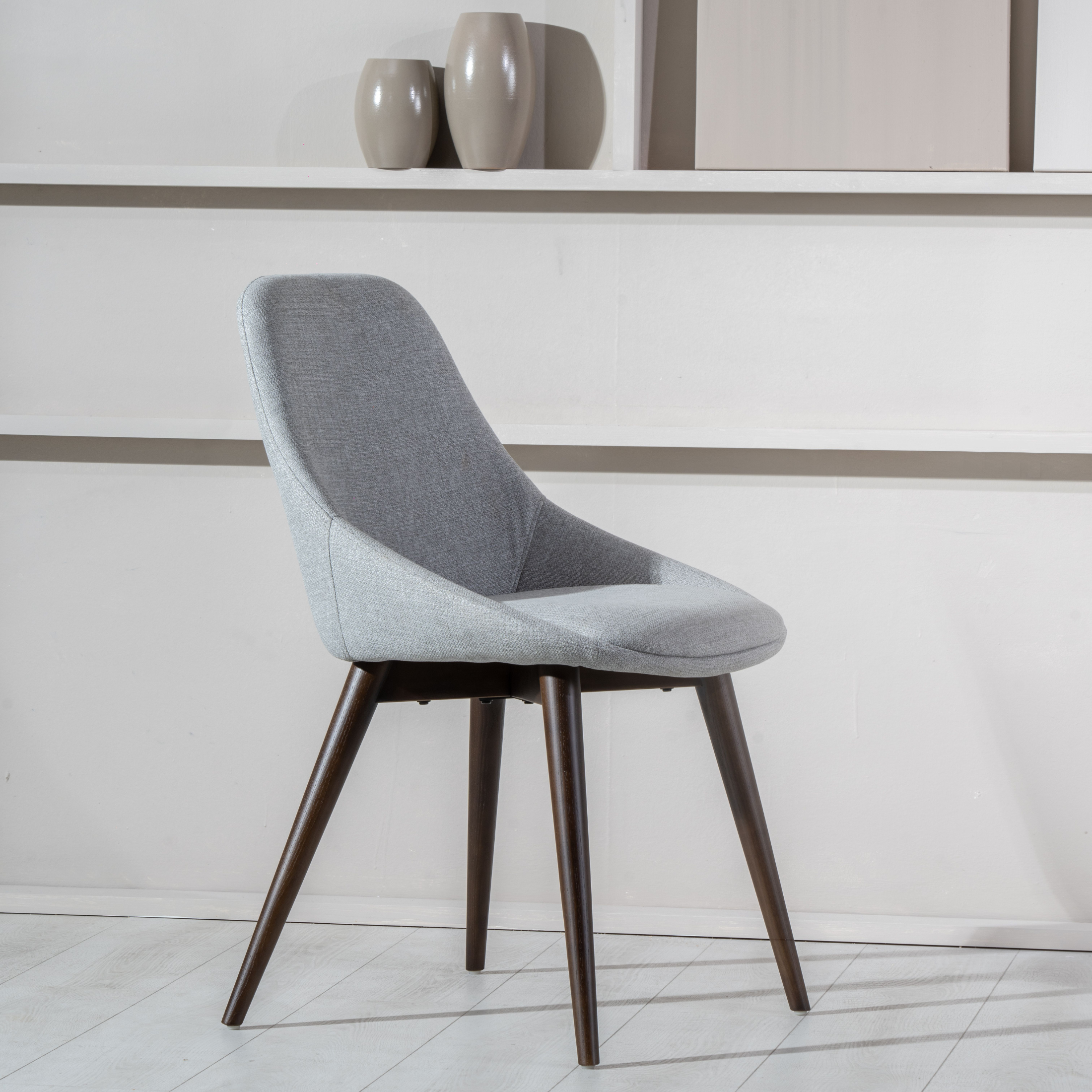 Set di sedie moderne da pranzo in tessuto "Zaira" struttura in legno cm 49x58 85h