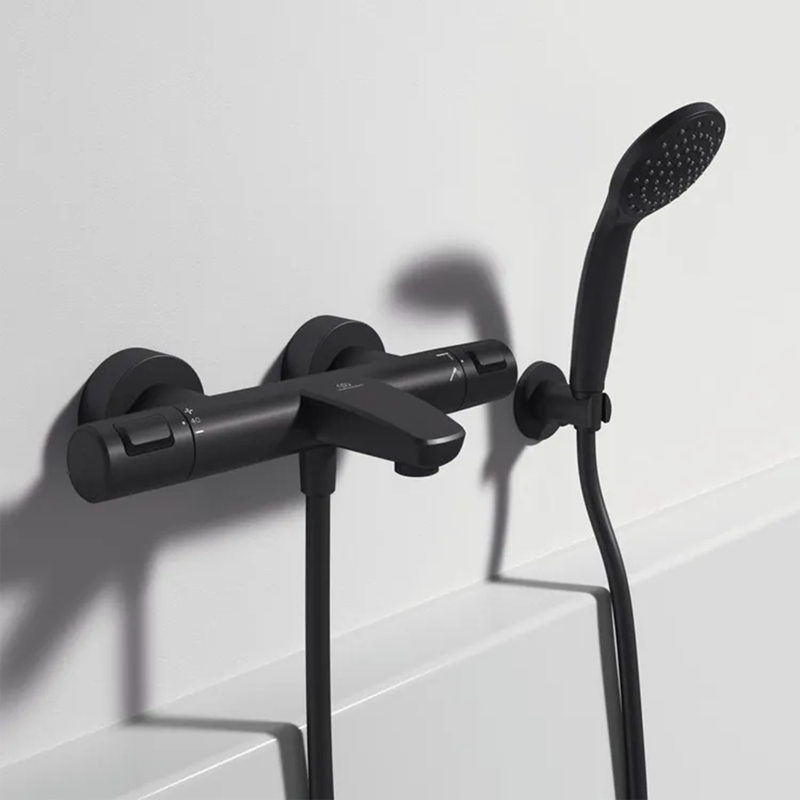 Doccetta a monogetto "Easy04" in ABS nero opaco cm 8x7,3 19,2h