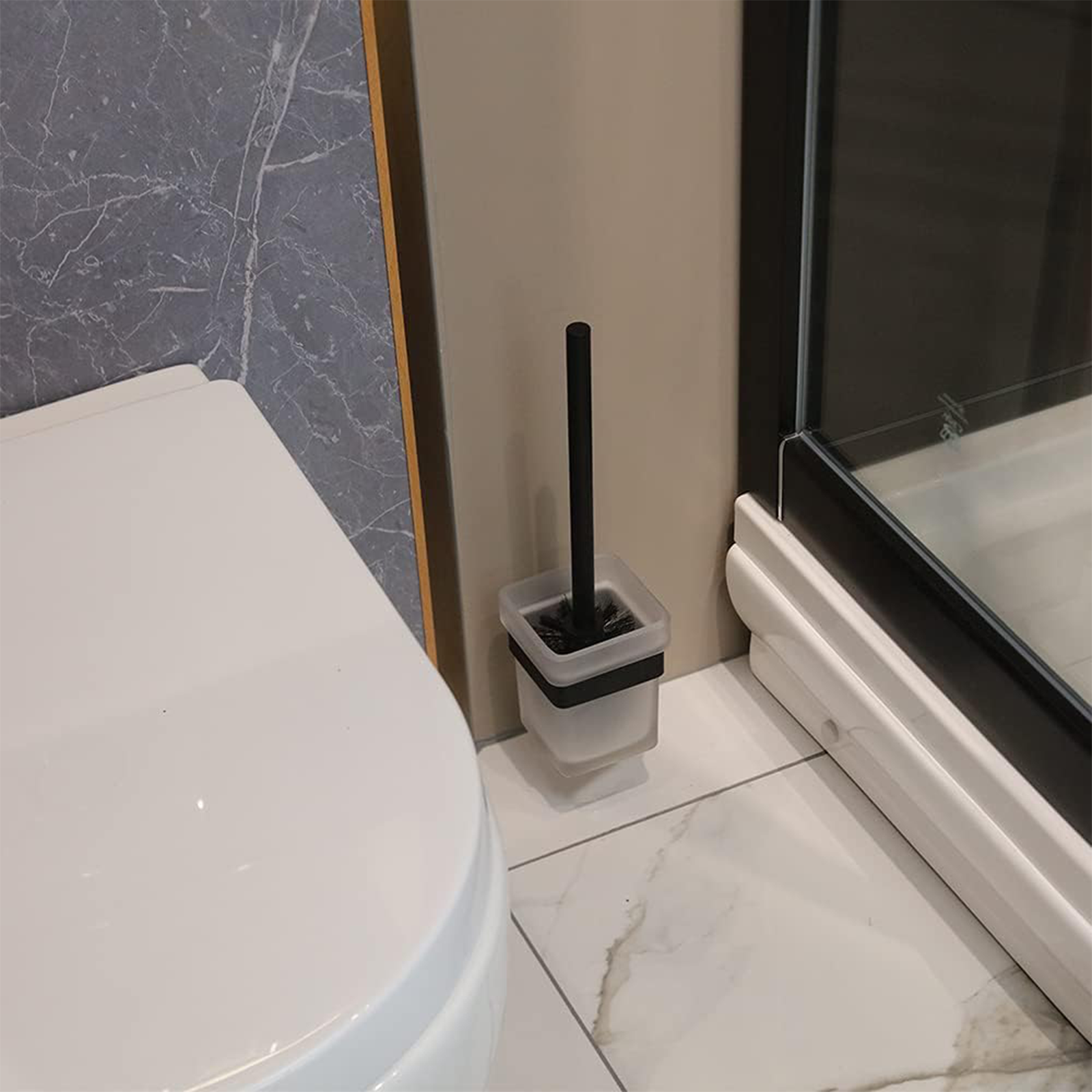 Set da bagno "Stelvio" bicchiere porta spazzolino sapone scopino in vetro satinato e acciaio