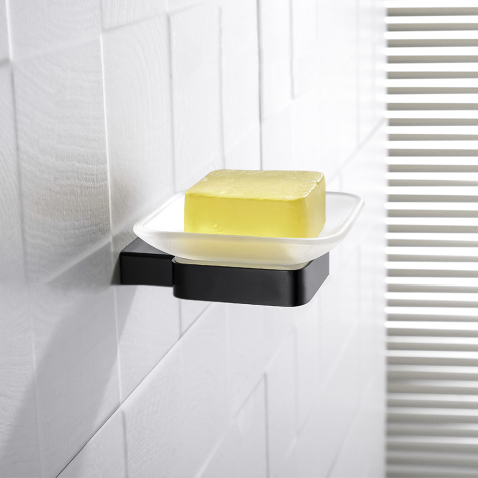 Set da bagno "Stelvio" bicchiere porta spazzolino sapone scopino in vetro satinato e acciaio