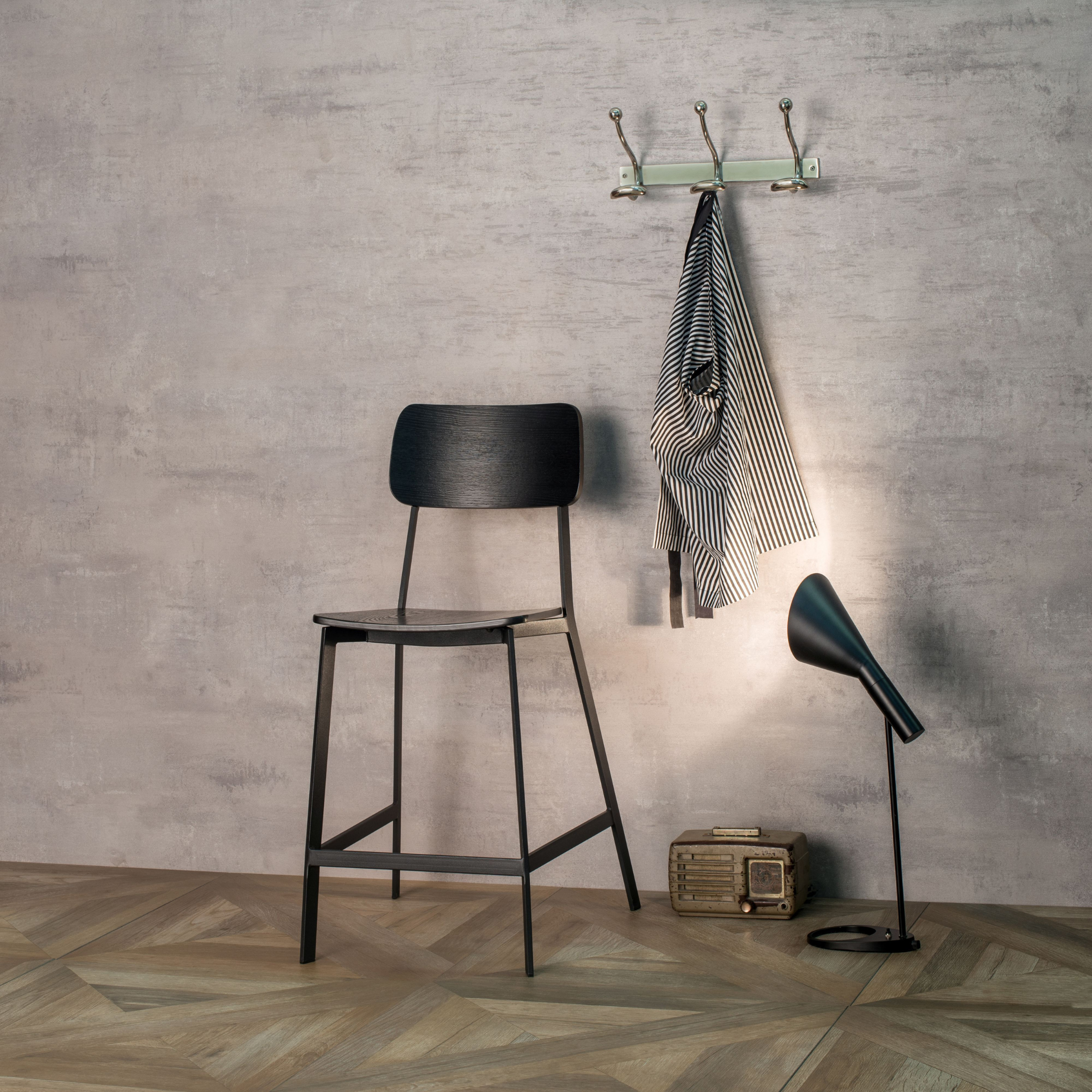 Set di sgabelli alti in legno con poggiapiedi e gambe in metallo "Teo" cm 51,5x51 97h