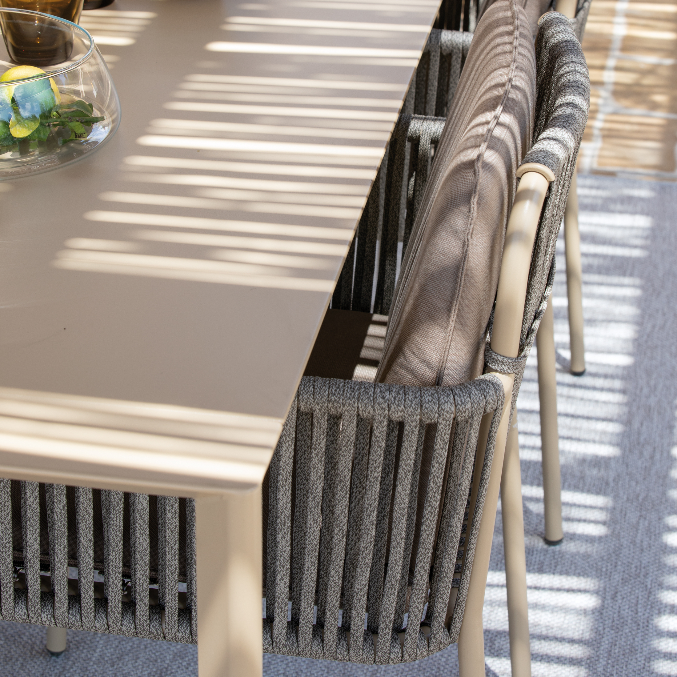 Set di 2 sedie lounge con cuscino e schienale in corda "Key West" impilabili