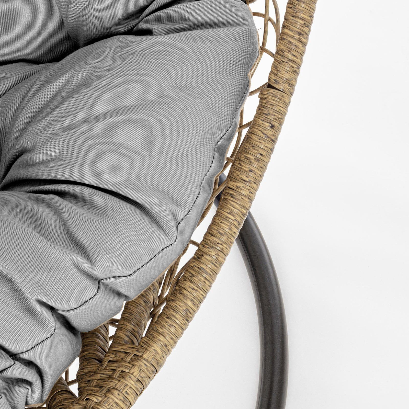 Poltrona sospesa a dondolo "Rat" da giardino in metallo con cuscini cm 95x95 195h