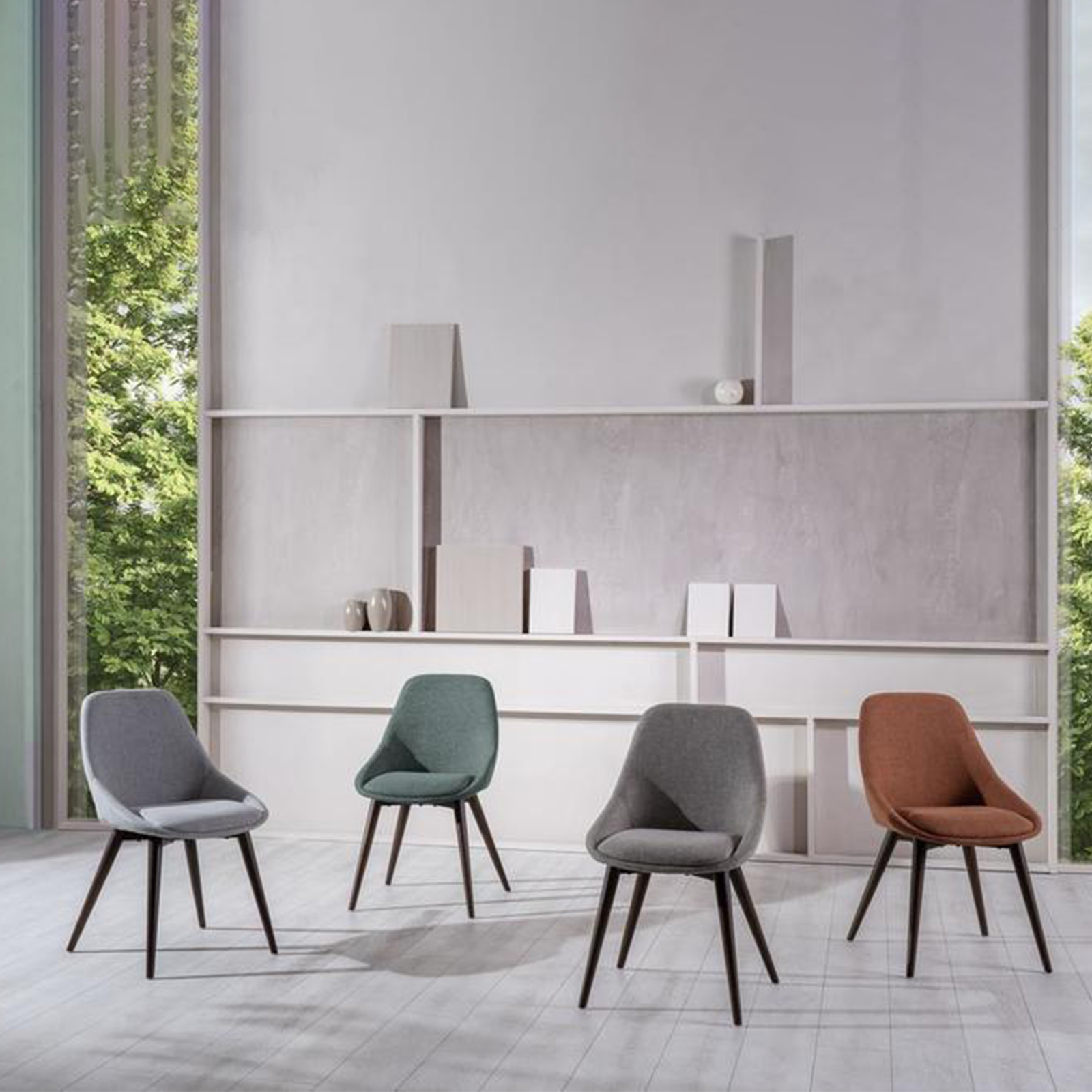 Set di sedie moderne da pranzo in tessuto "Zaira" struttura in legno cm 49x58 85h