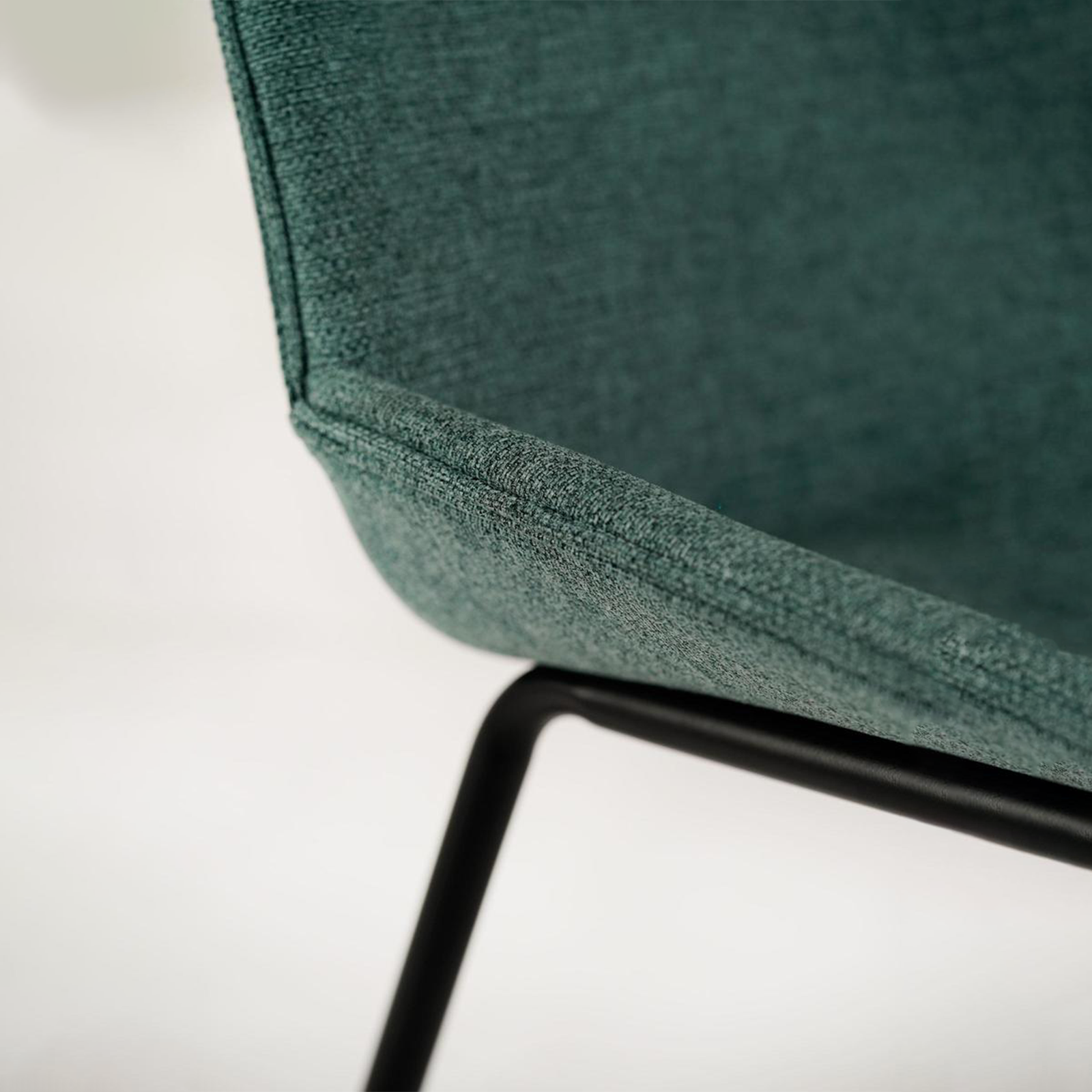 Set di sedie da pranzo in tessuto "Sami" con gambe in metallo verniciato eleganti moderne