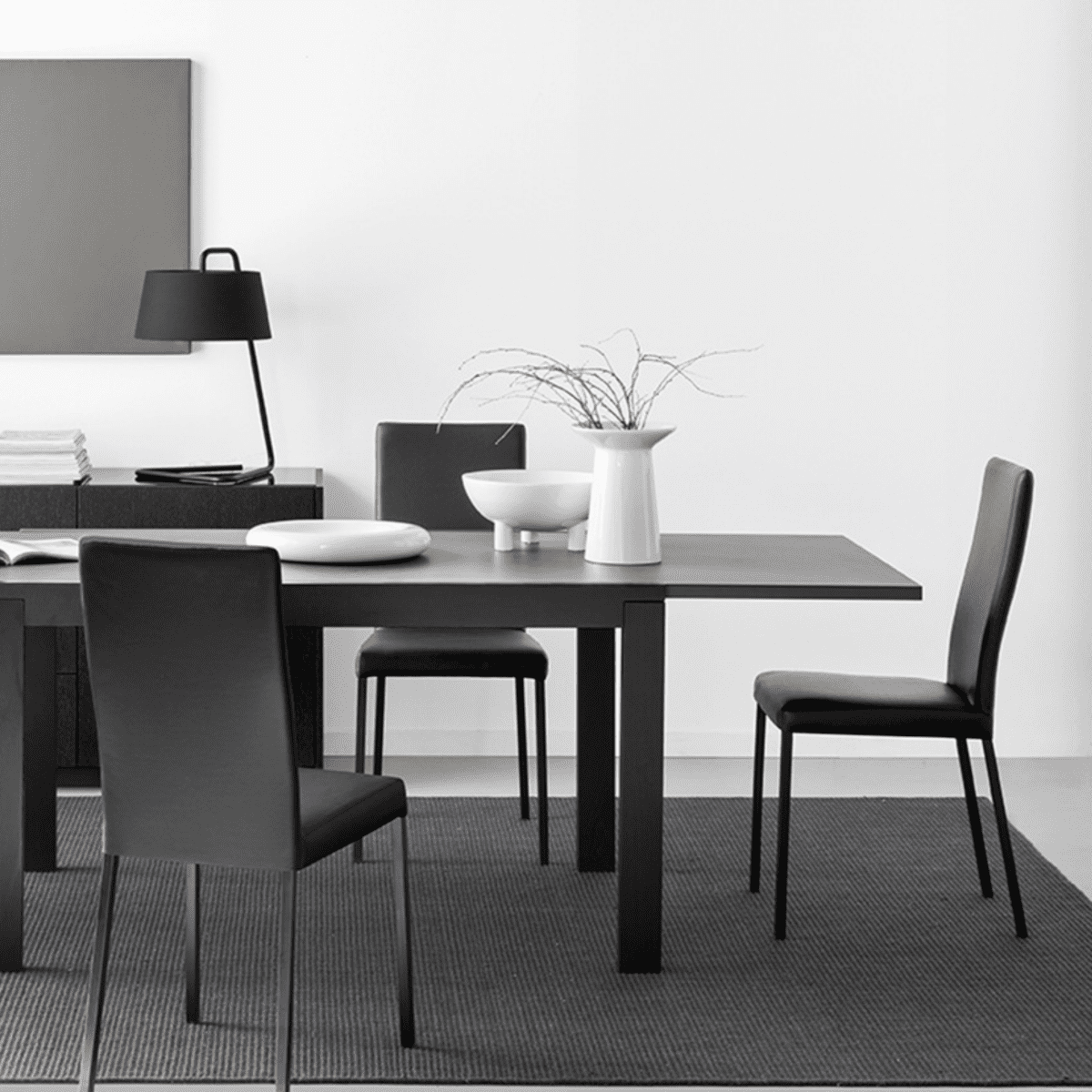 Set di sedie moderne da soggiorno "Garda" con seduta e schienale in tessuto cm 44x54 96h - MondoViro