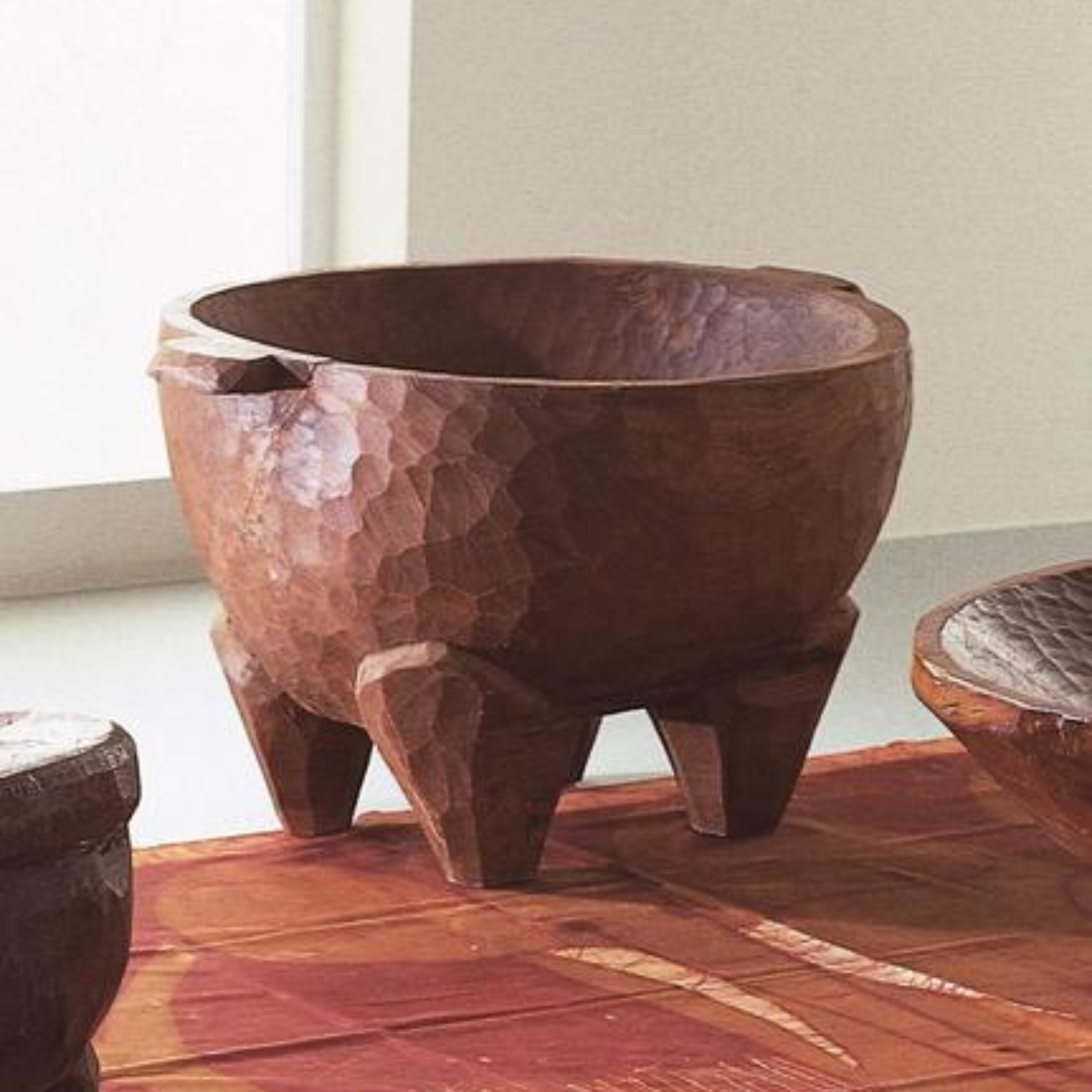 Ciotola tonda in legno "Ciotola2" intagliata a mano cm 60x47 37h