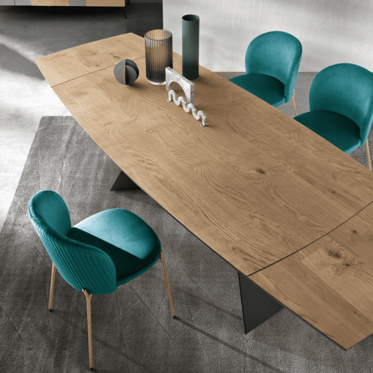 Tavolo allungabile moderno "Nora" con base in metallo e piano in rovere - MondoViro