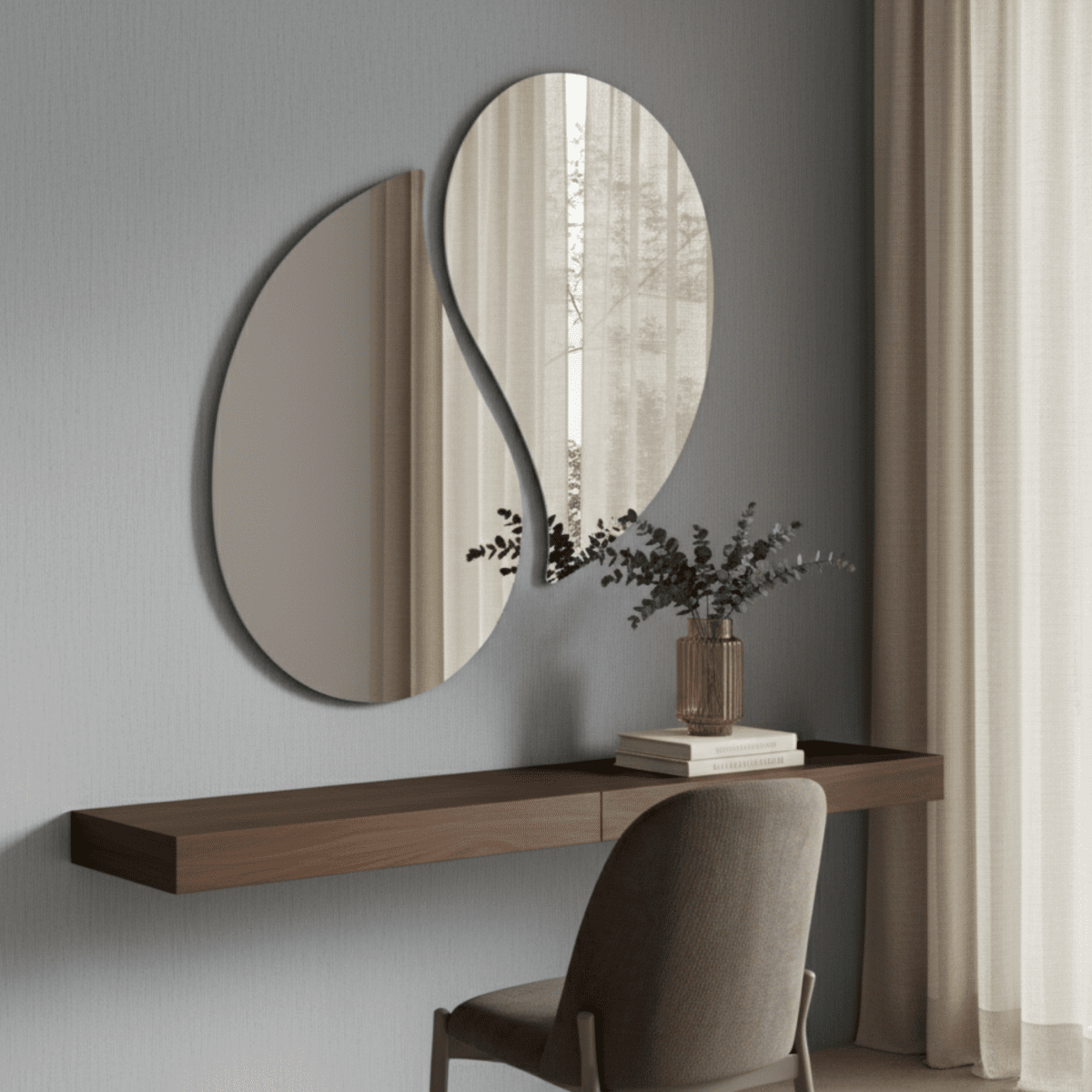 Specchio decorativo "Acqua" sagomato a goccia dal design fluido e contemporaneo cm 90x62h - MondoViro