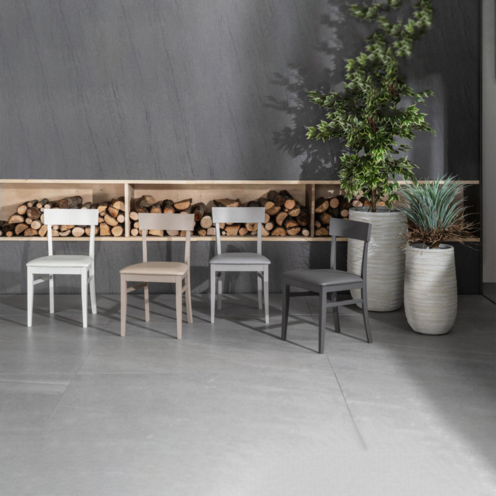 Set di sedie da soggiorno "Siena" in legno laccato imbottite moderne cm 44x45 82h