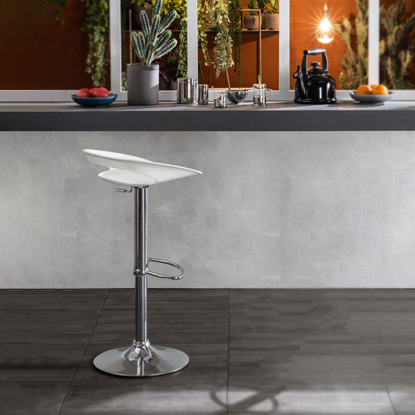 Set di sgabelli alti "Glenda" in polipropilene elevazione a gas poggiapiedi cm 40x40 69h