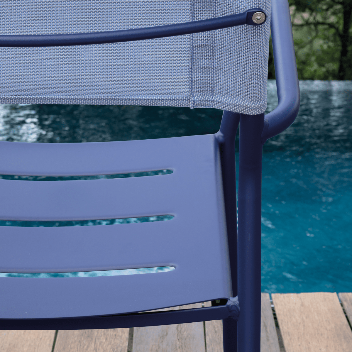 Set di sedie in metallo e schienale in telo "Vera" da giardino impilabili cm 56x50 86h - MondoViro