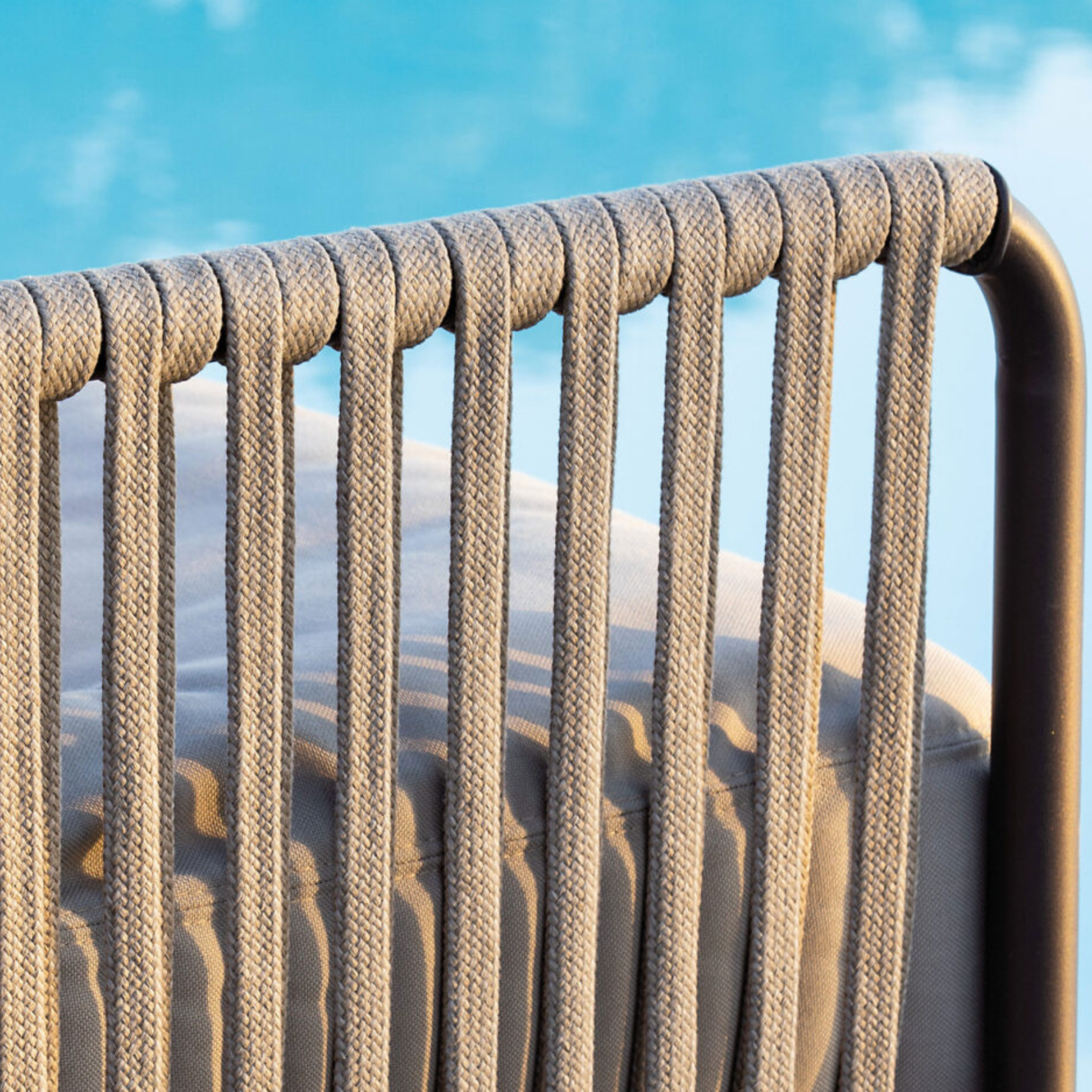 Set di 2 sedie lounge con cuscino e schienale in corda "Key West" impilabili