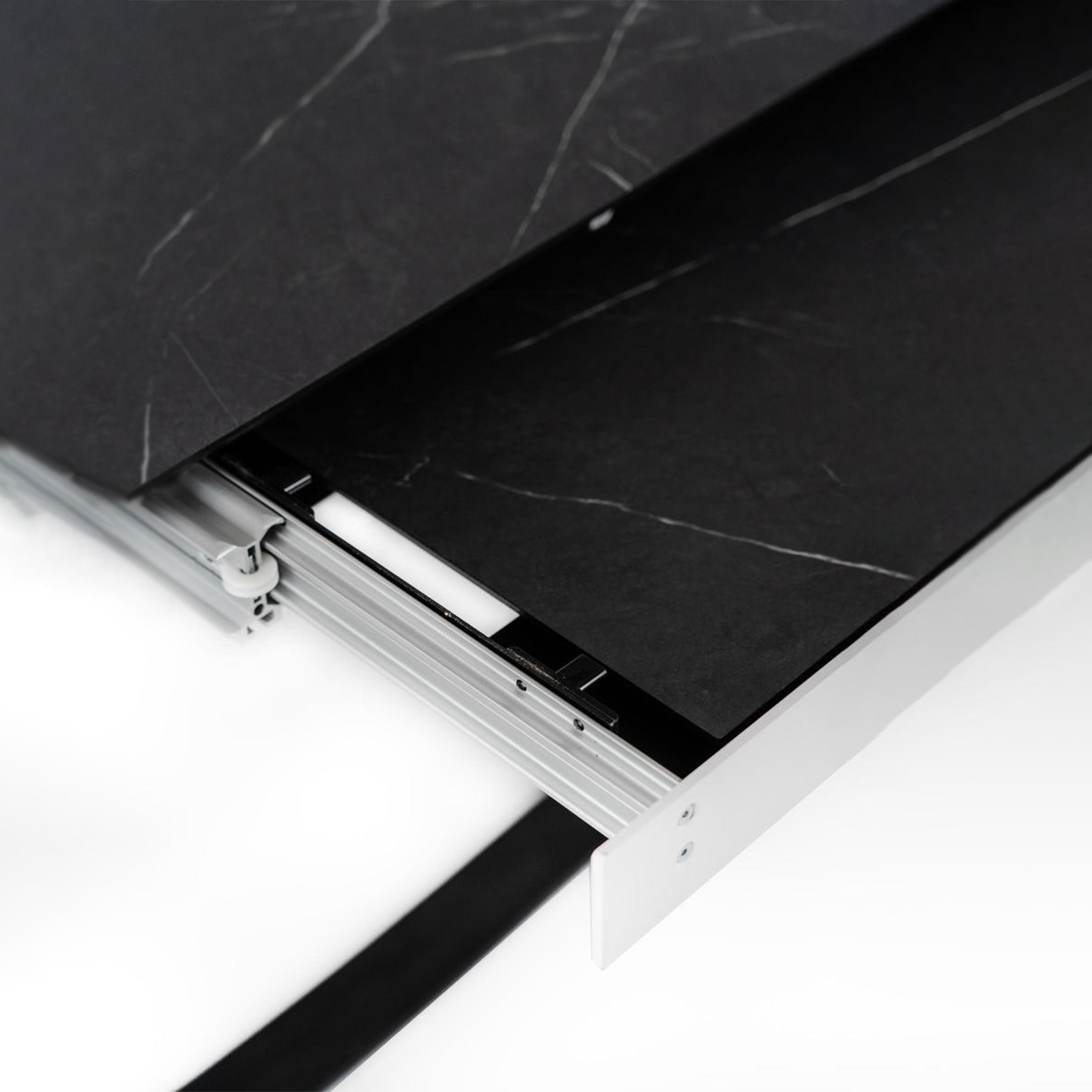 Tavolo allungabile "Hugo" piano in HPL gambe in alluminio 10 posti cm 270x90 76h