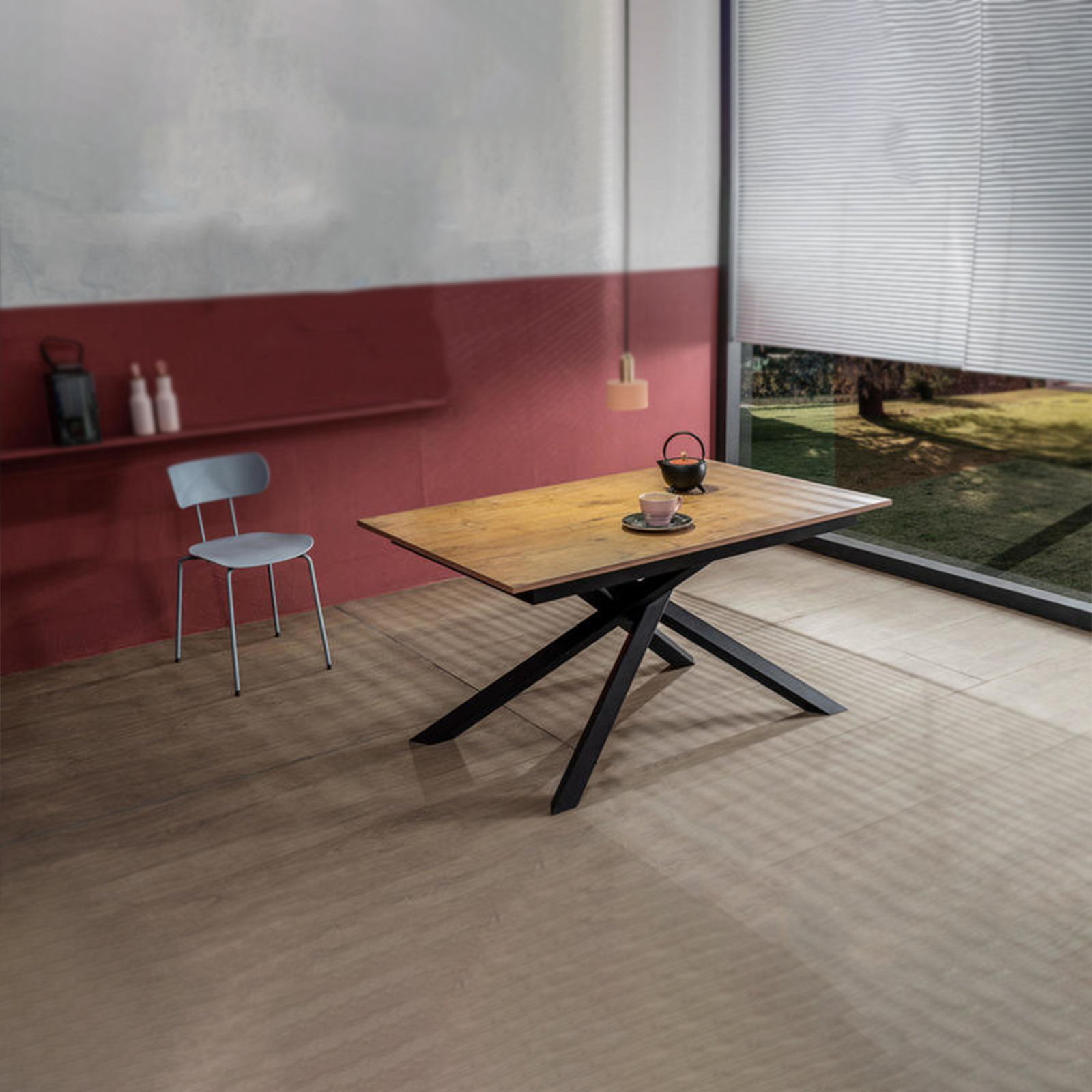 Tavolo moderno allungabile "Atene" con piano melaminico e gambe in metallo verniciato