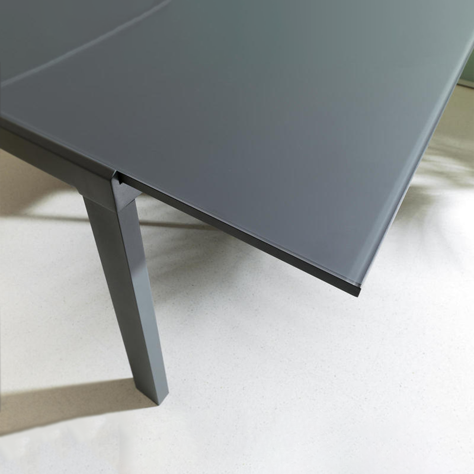 Tavolo allungabile "Benny" piano in vetro temperato struttura in metallo 6 posti cm 164x90 76h