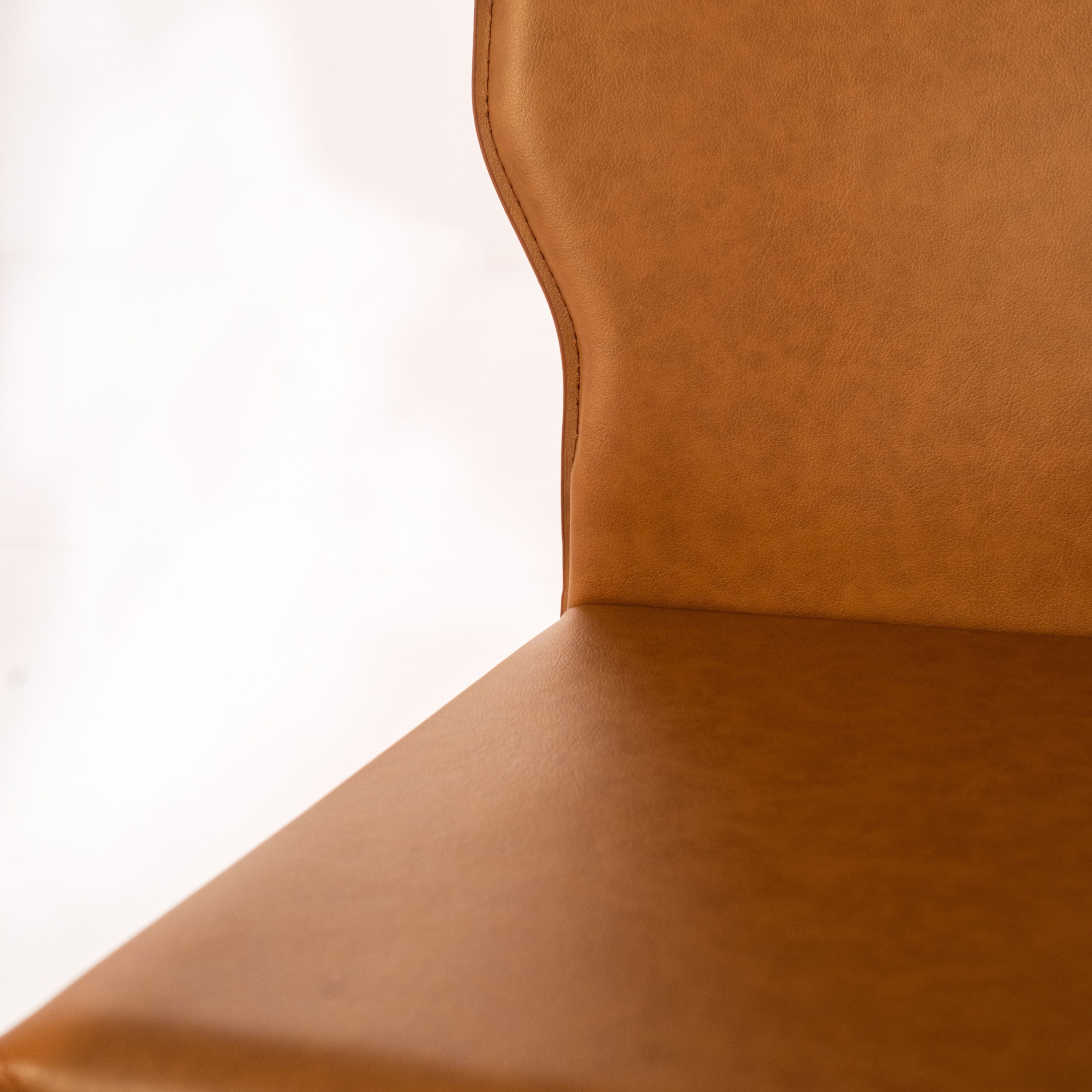 Set di sedie in similcuoio "Quito" moderne con gambe in metallo cm 44x56 86,5h