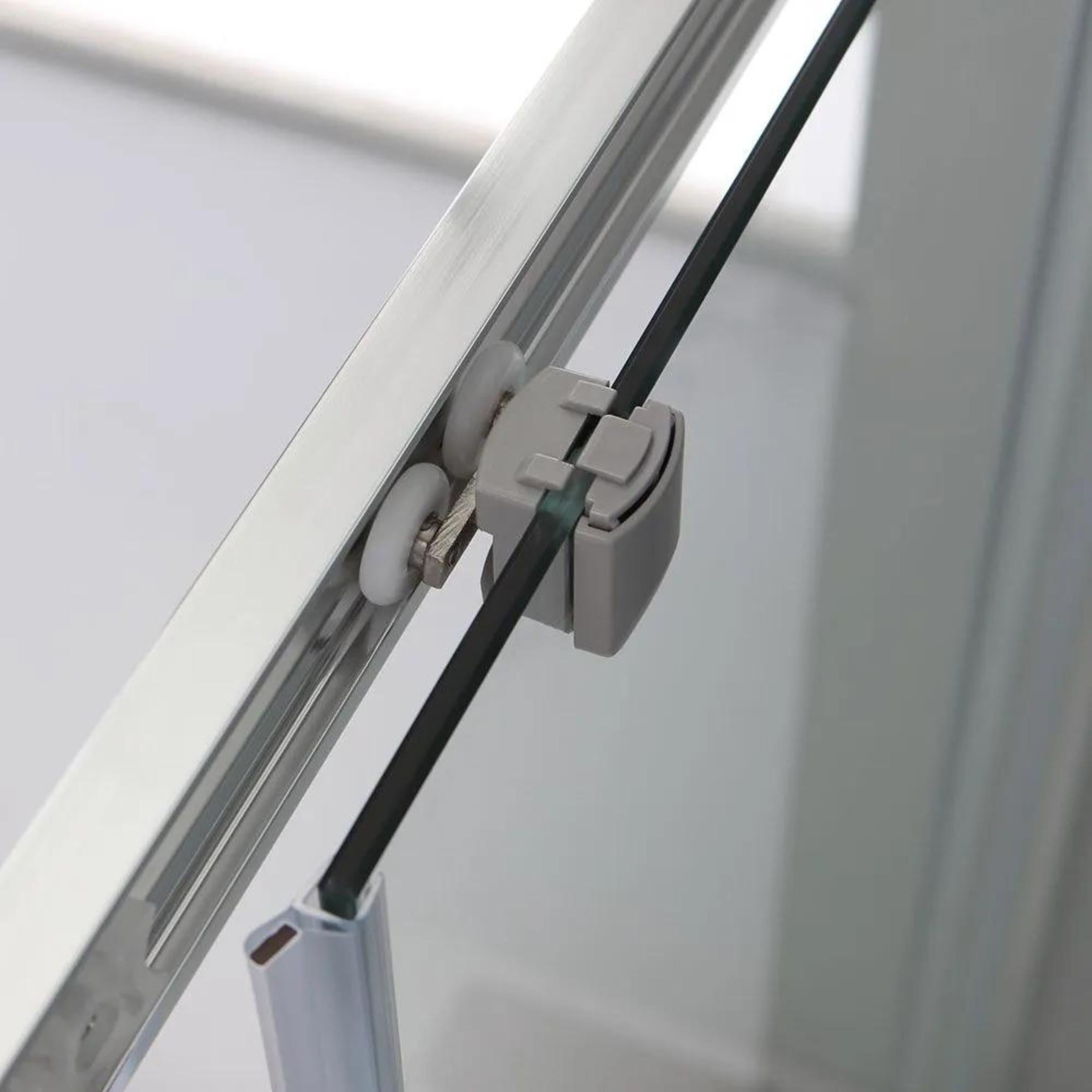 Box doccia quadrato con ante scorrevoli "Genova Two" in vetro temperato lucido h 185 cm