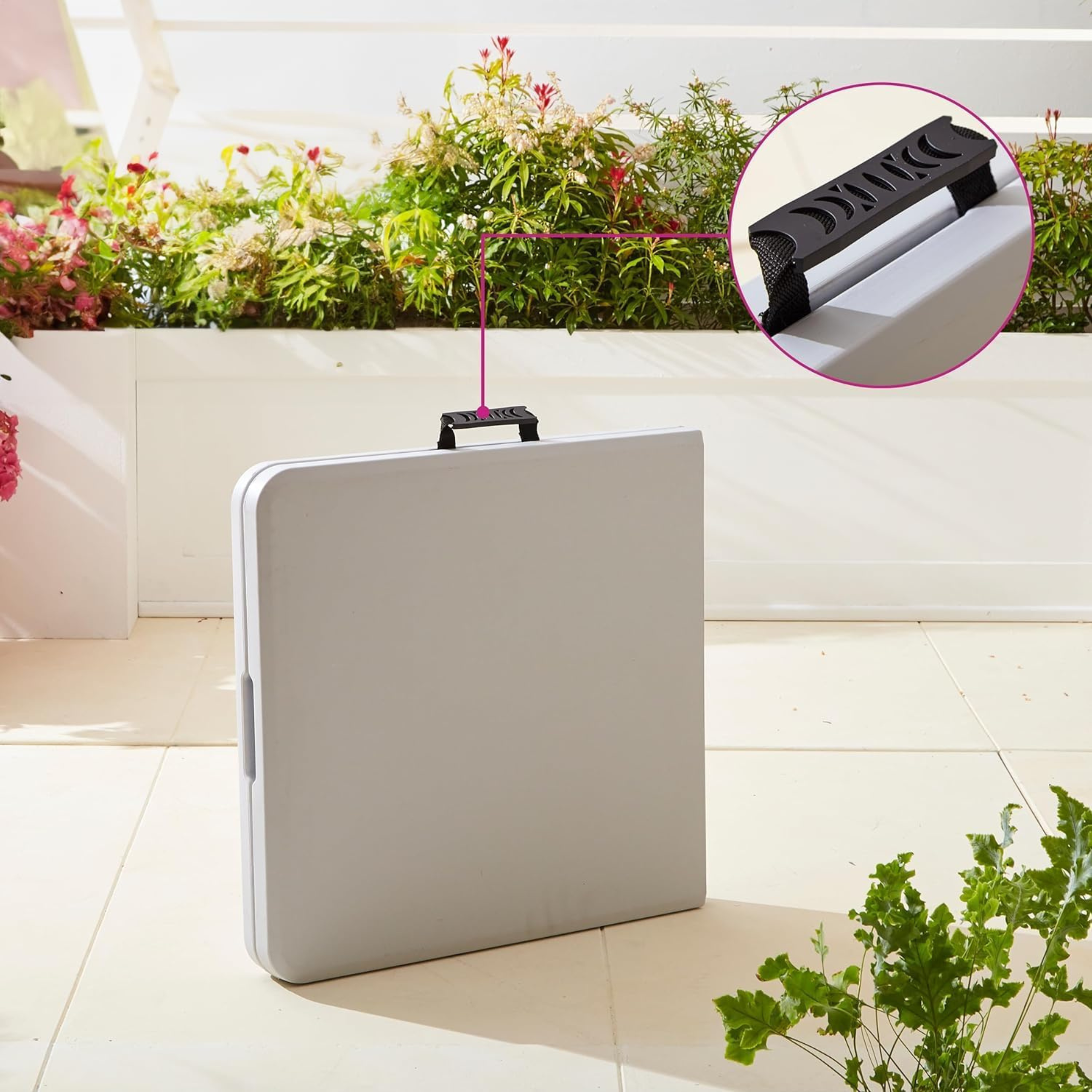 Tavolo richiudibile in plastica "Flip" da 8 posti con struttura in acciaio