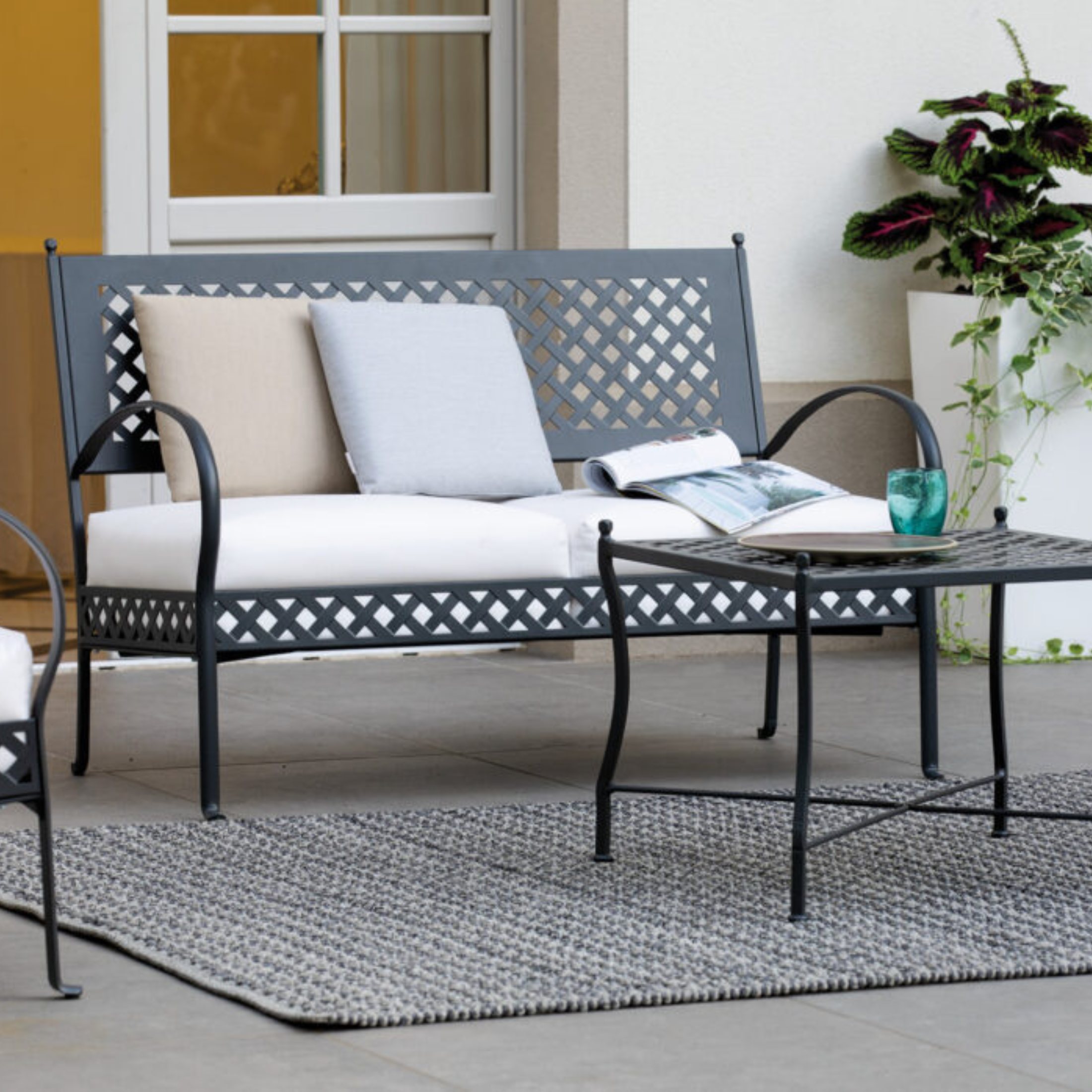 Divano da esterno in metallo "Springtime" panca lounge cm 124x75 83h